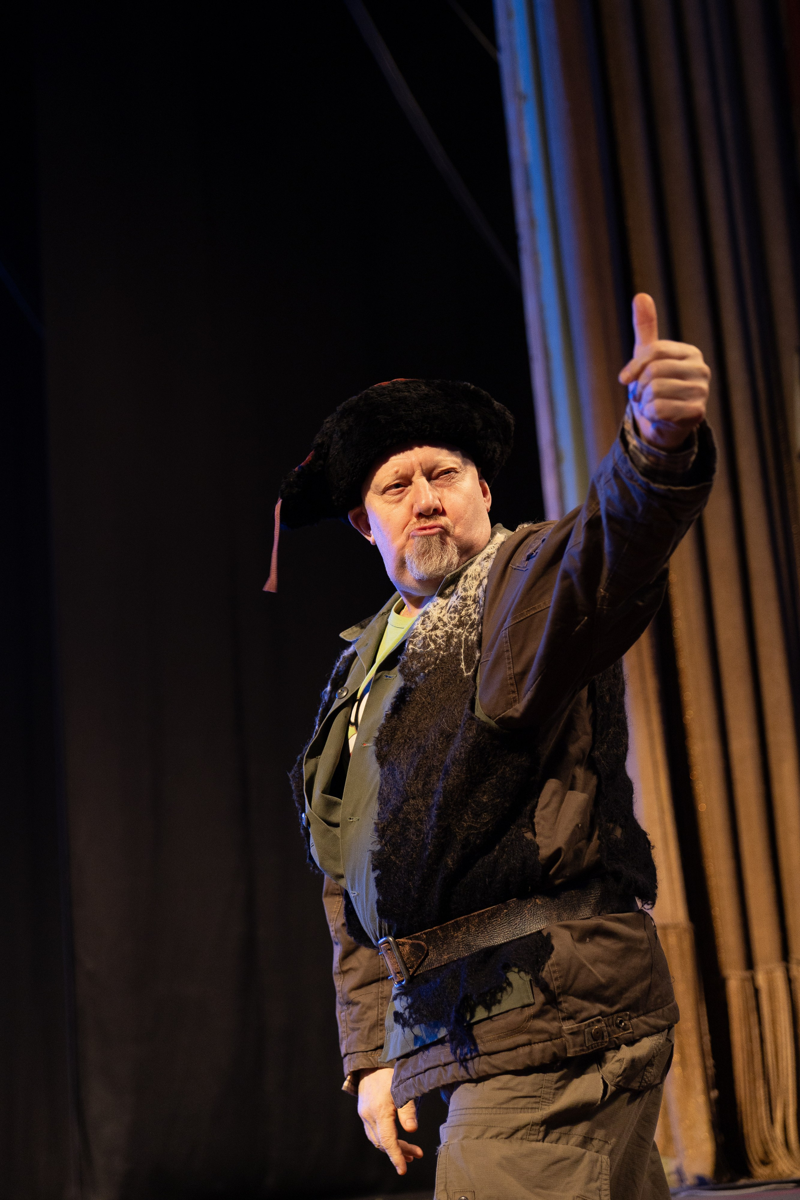 Спектакль Егора Дружинина «Всюду жизнь»