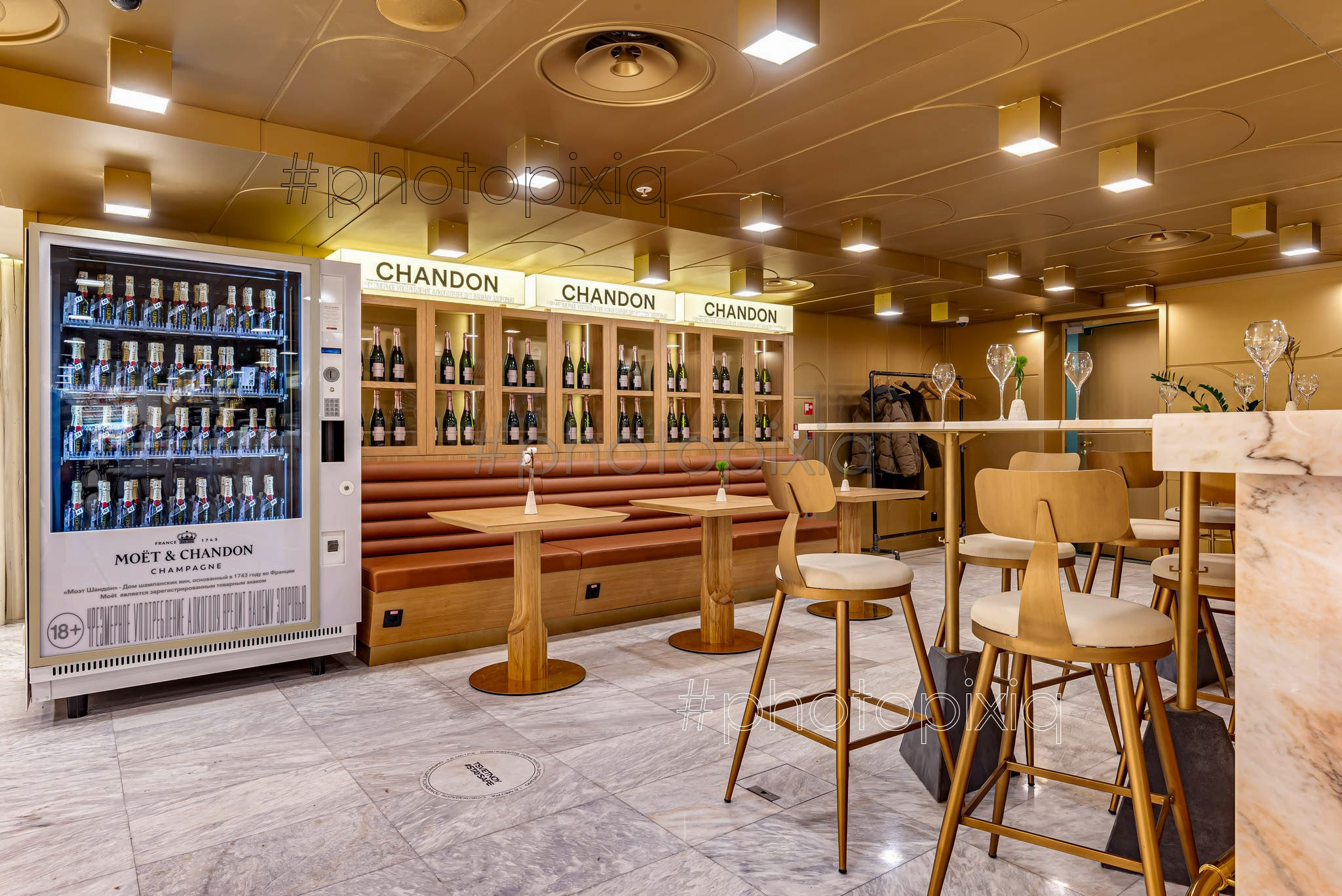 Интерьерная съёмка магазина парфюмерии и косметики Рив Гош. Интерьерная съёмка и виртуальные туры — Интерьерный фотограф Кузнецов Сергей (photopixiq)