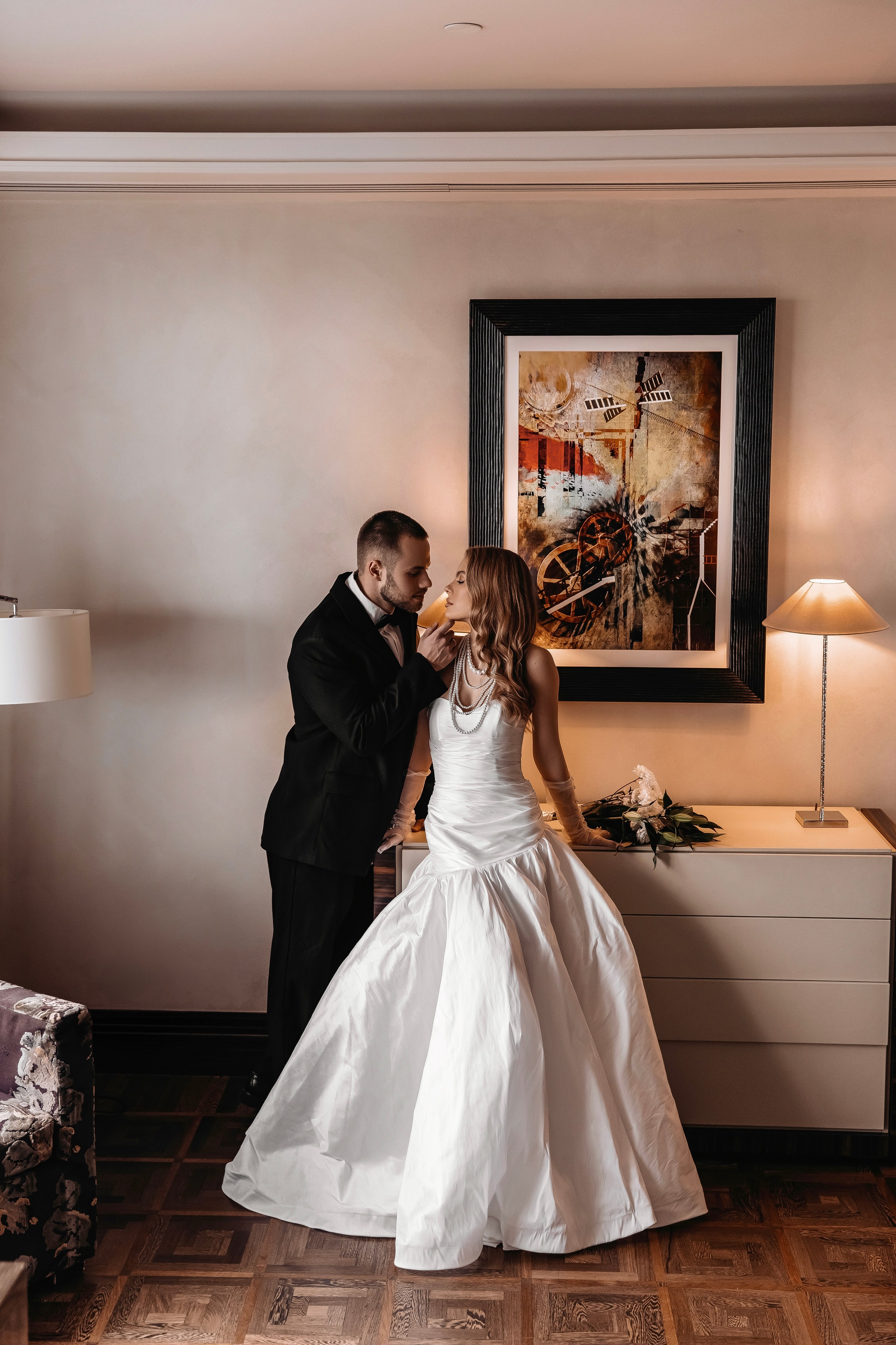 Свадебная съемка в отеле Continental. Главная