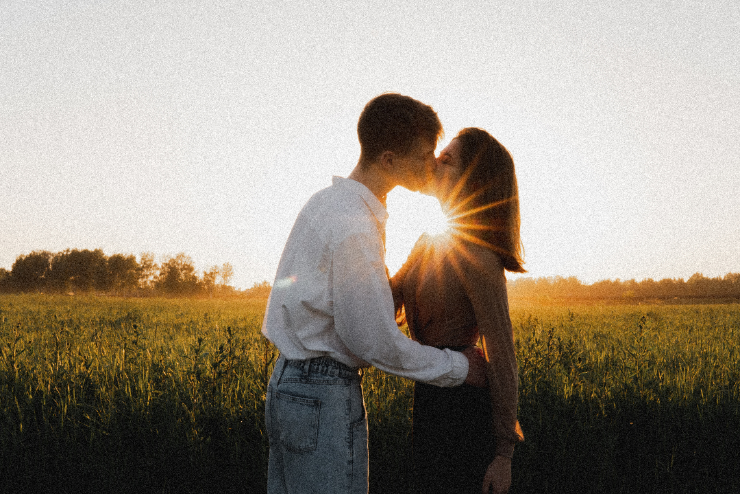 Любовь в закатном поле. love story. Свадебный и портретный фотограф в Москве, Светлана Янковая