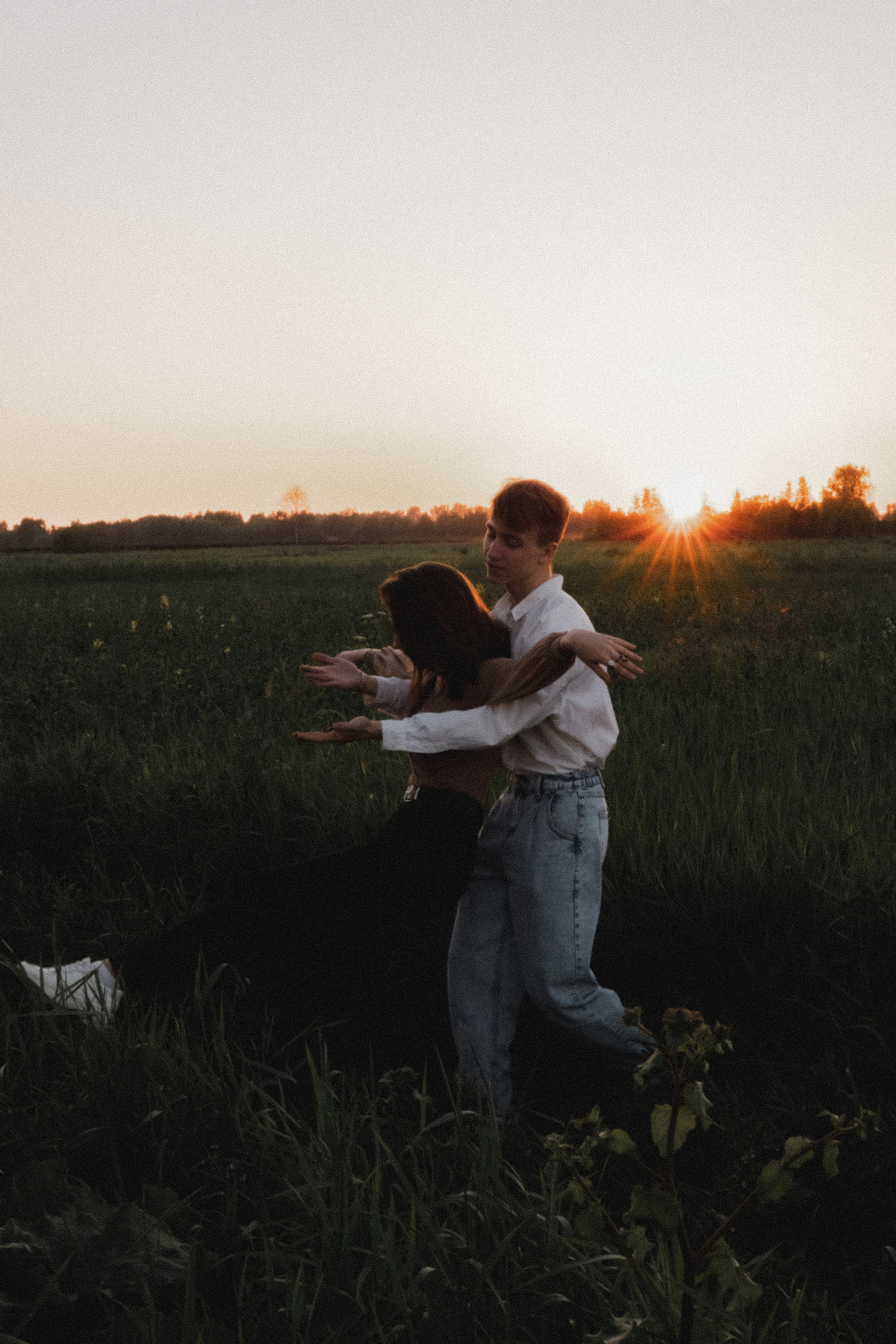 Любовь в закатном поле. love story. Свадебный и портретный фотограф в Москве, Светлана Янковая