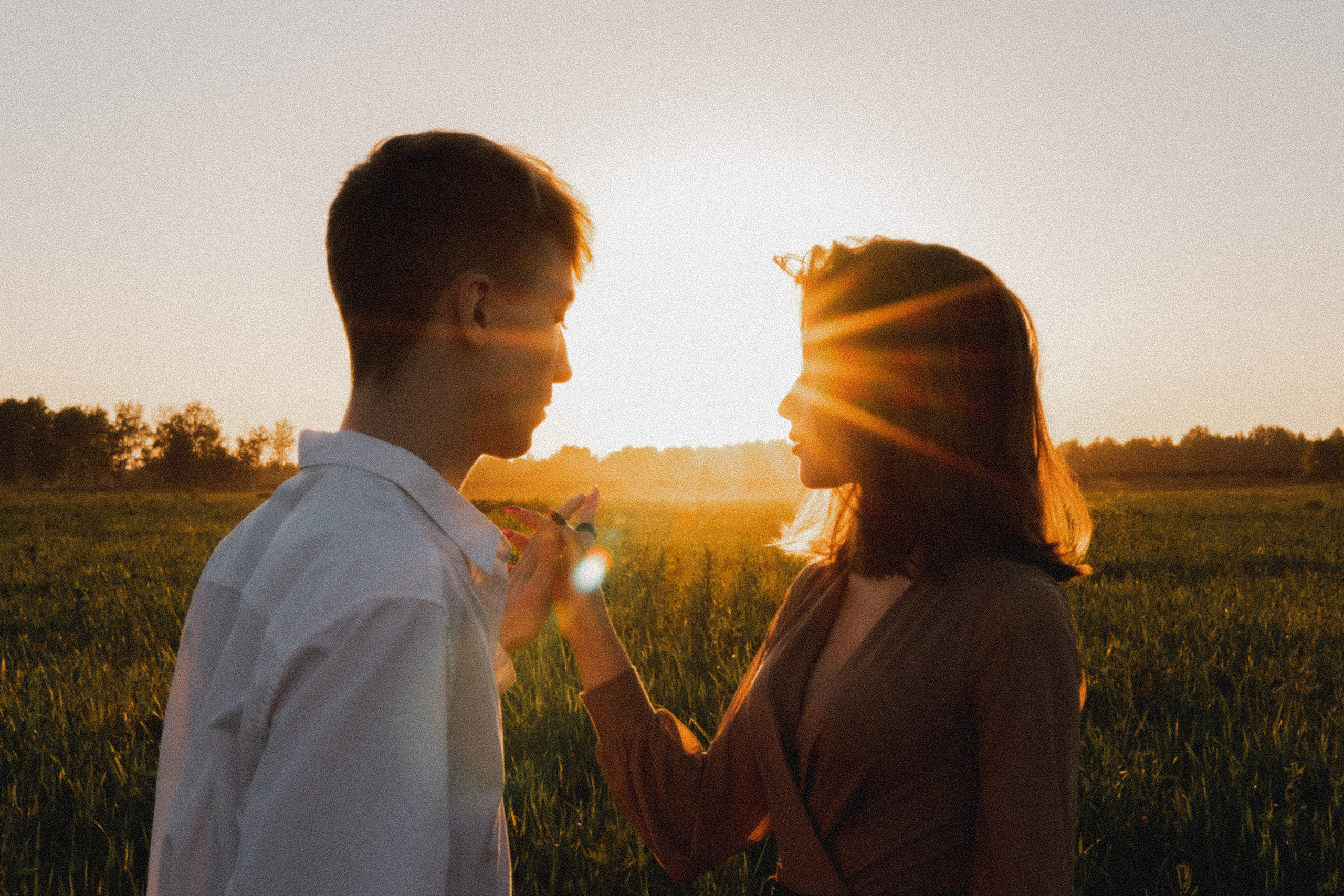 Любовь в закатном поле. love story. Свадебный и портретный фотограф в Москве, Светлана Янковая