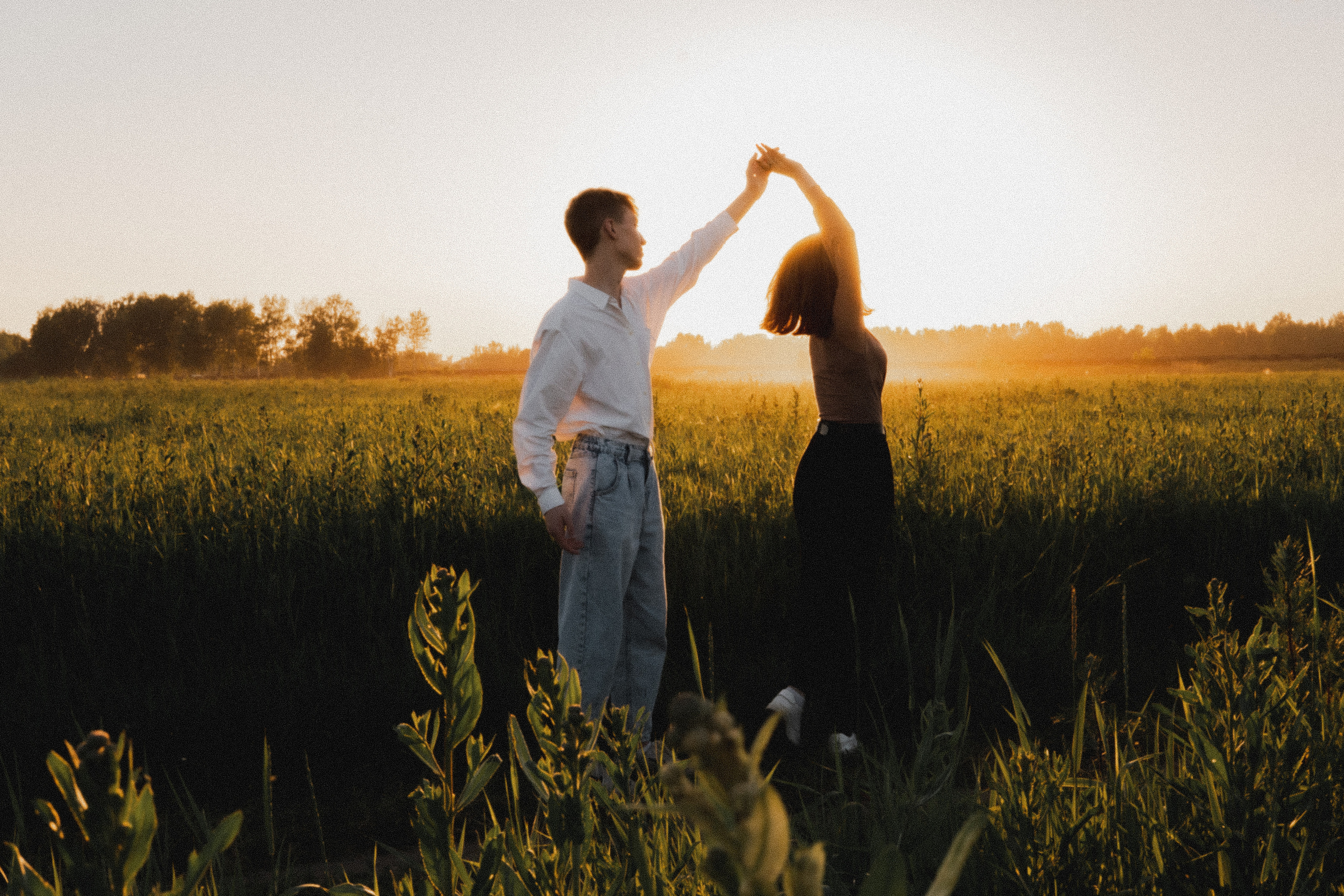 Любовь в закатном поле. love story. Свадебный и портретный фотограф в Москве, Светлана Янковая