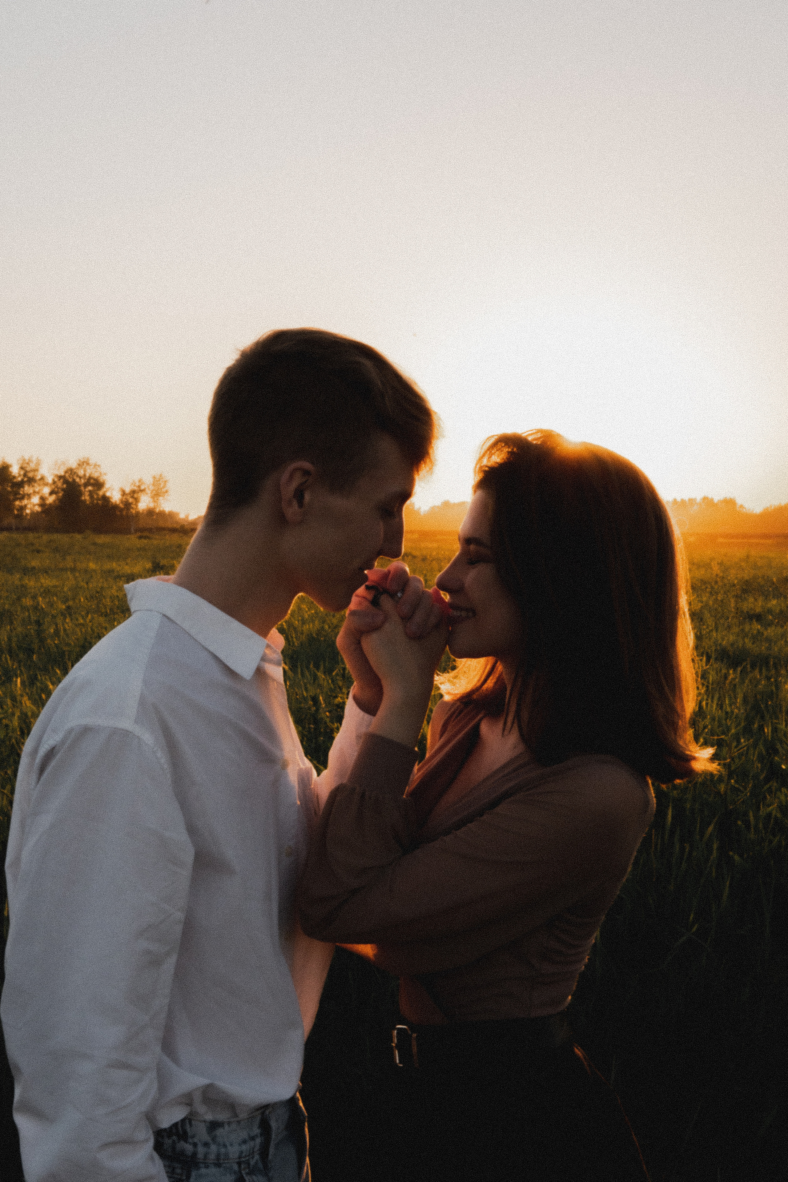Любовь в закатном поле. love story. Свадебный и портретный фотограф в Москве, Светлана Янковая