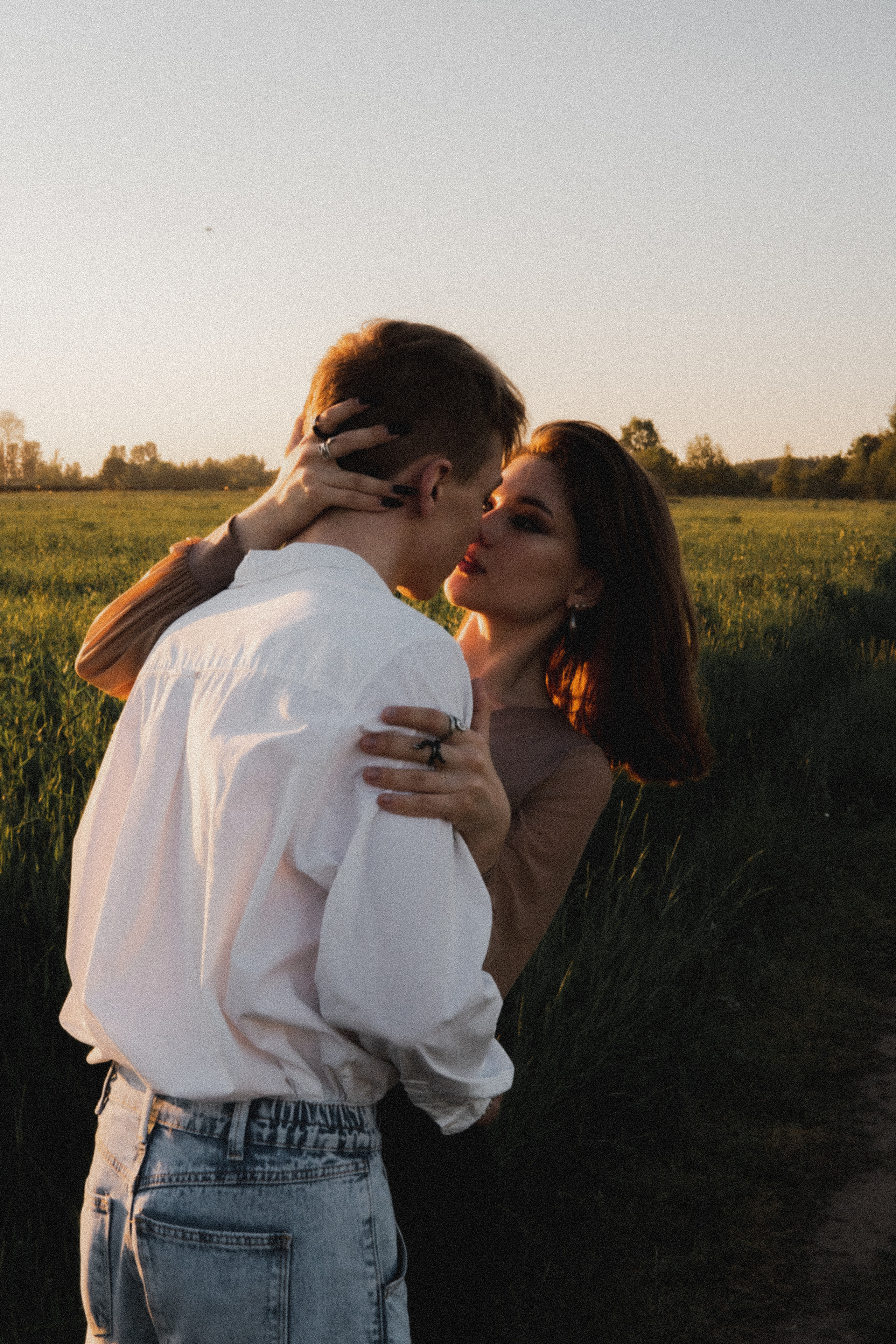 Любовь в закатном поле. love story. Свадебный и портретный фотограф в Москве, Светлана Янковая
