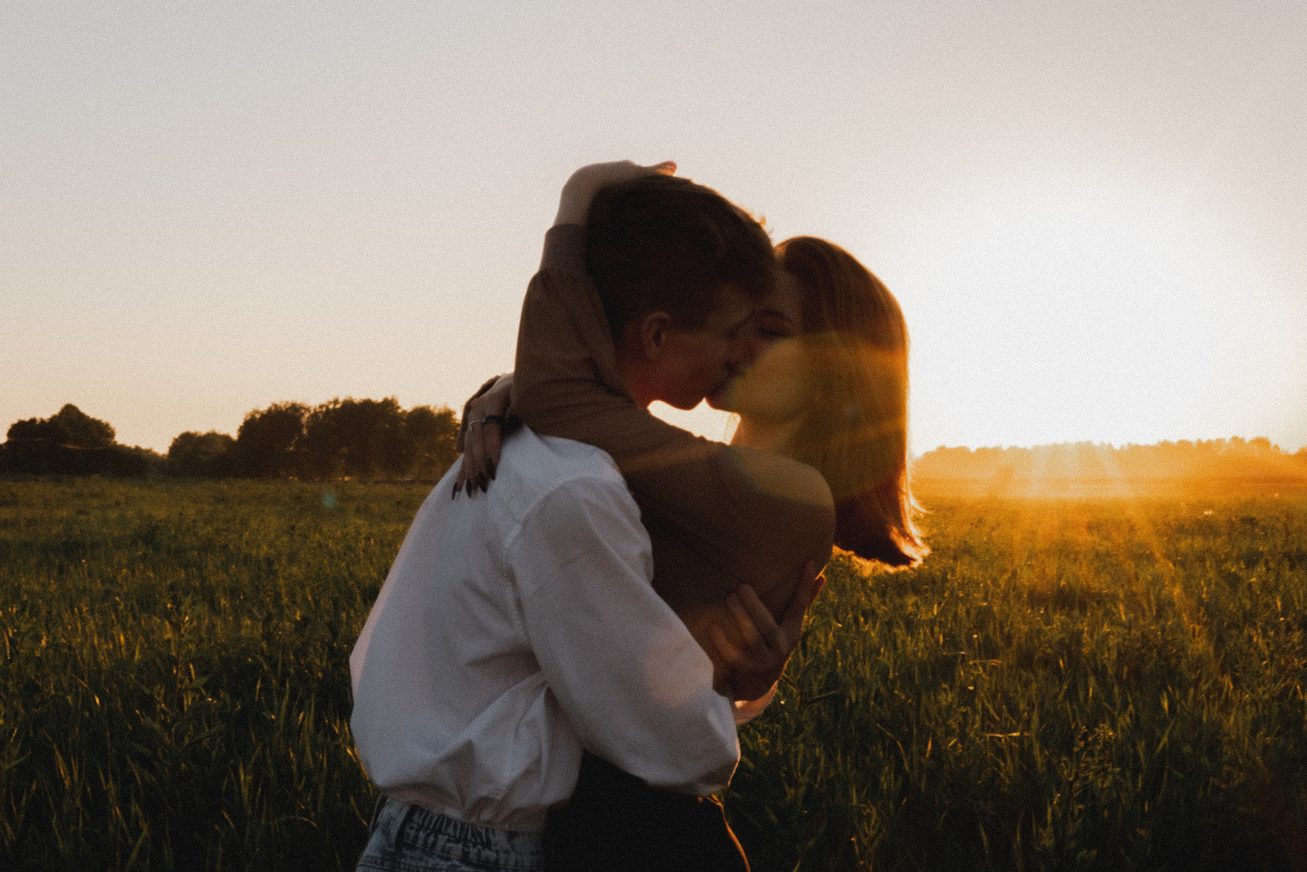 Любовь в закатном поле. love story. Свадебный и портретный фотограф в Москве, Светлана Янковая