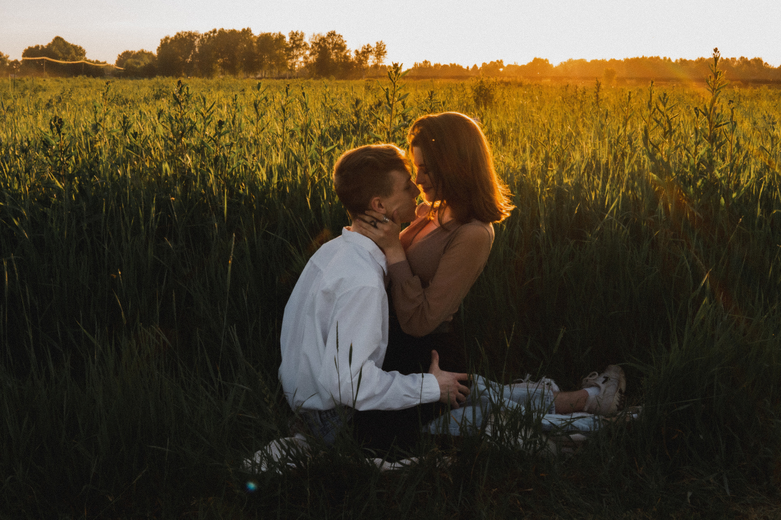 Любовь в закатном поле. love story. Свадебный и портретный фотограф в Москве, Светлана Янковая