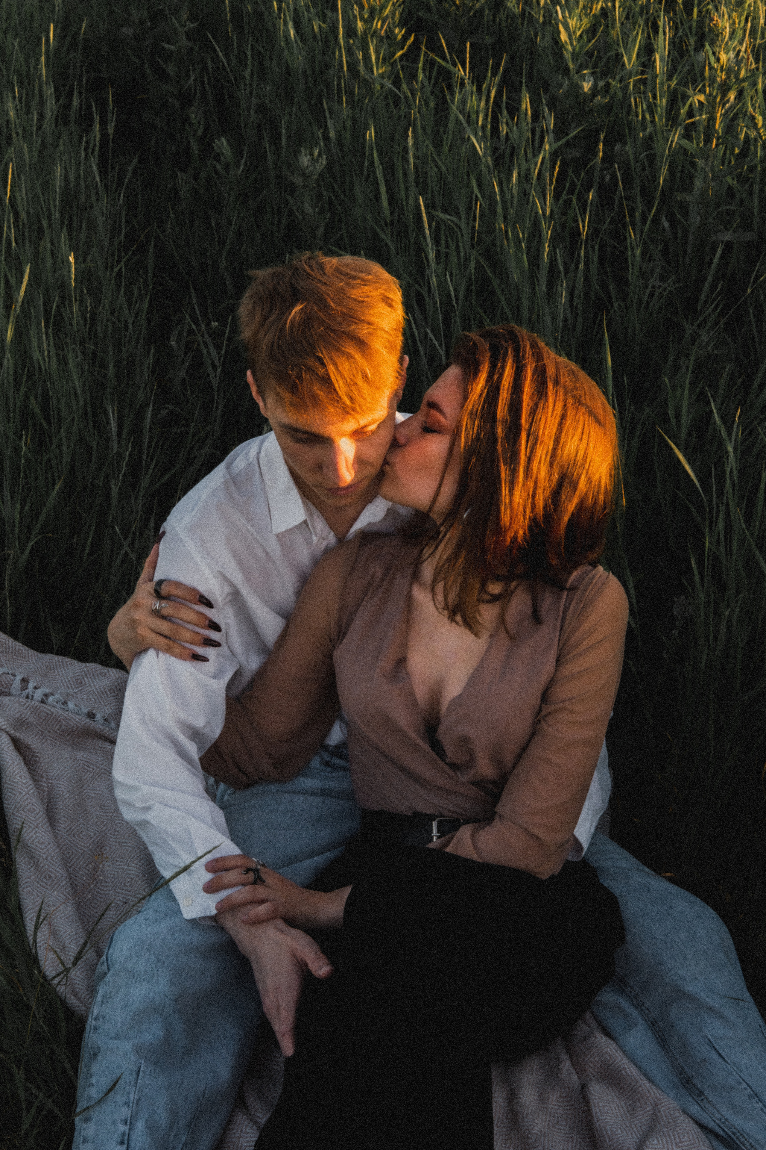 Любовь в закатном поле. love story. Свадебный и портретный фотограф в Москве, Светлана Янковая
