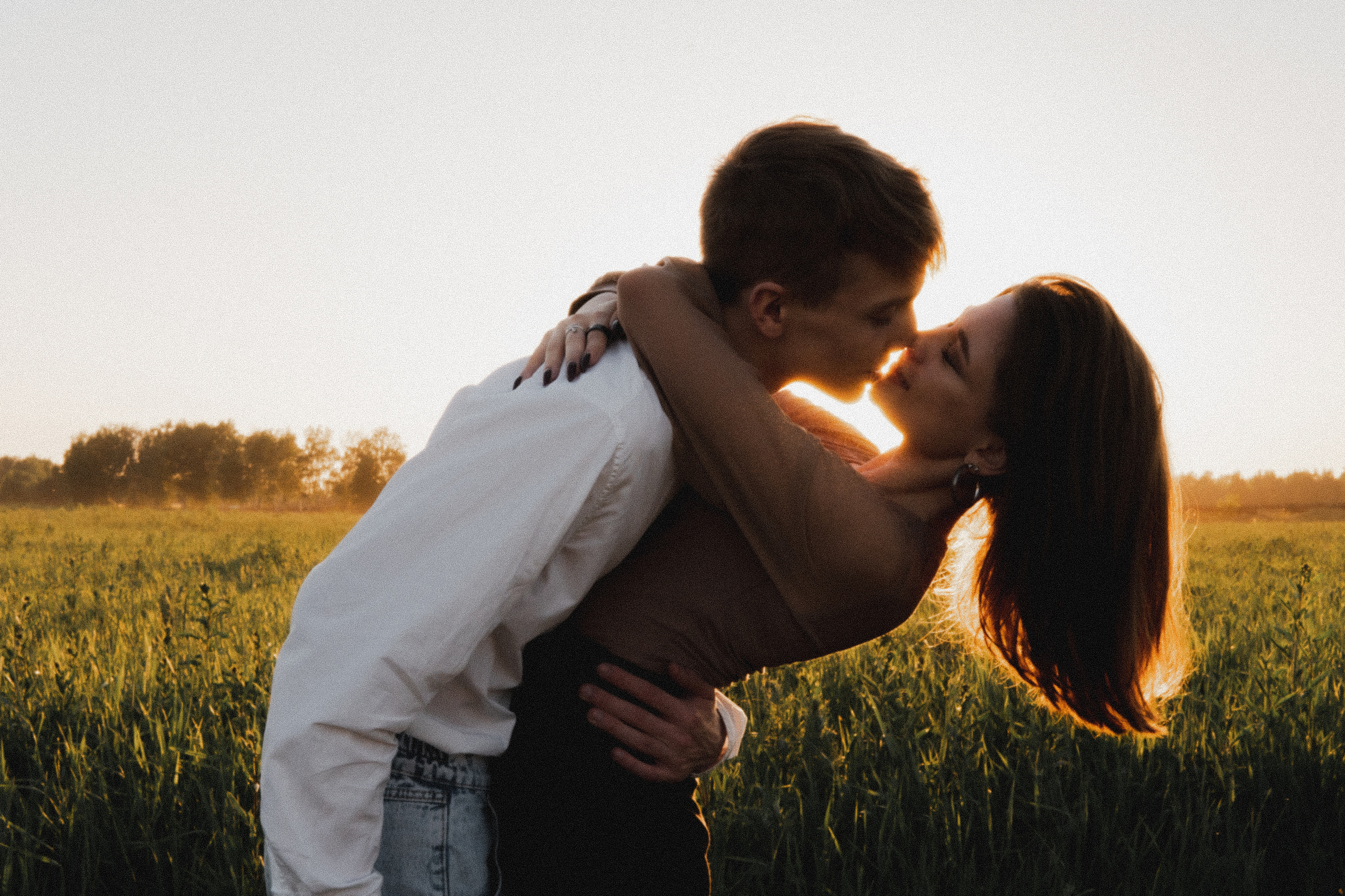 Любовь в закатном поле. love story. Свадебный и портретный фотограф в Москве, Светлана Янковая