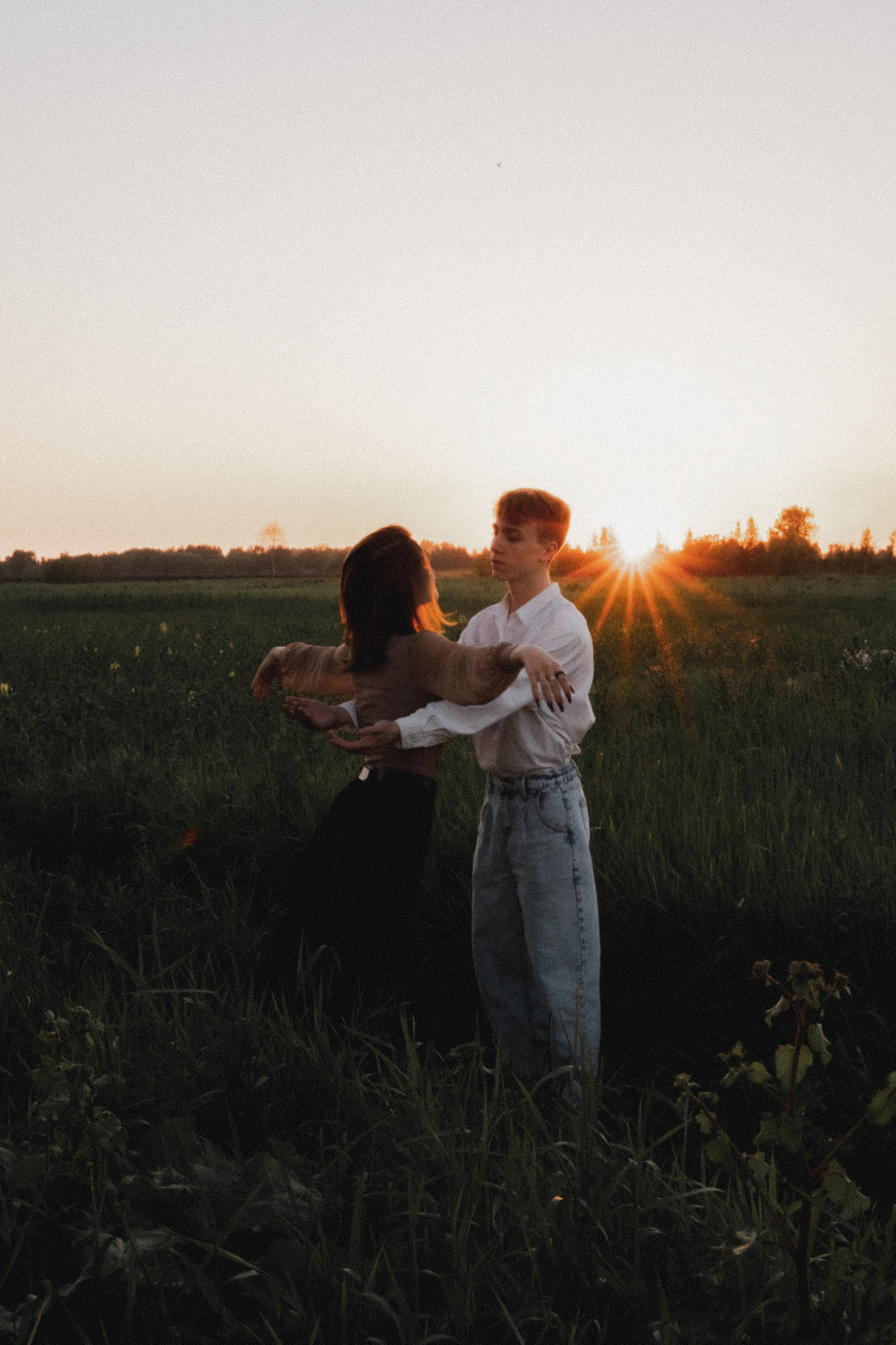 Любовь в закатном поле. love story. Свадебный и портретный фотограф в Москве, Светлана Янковая