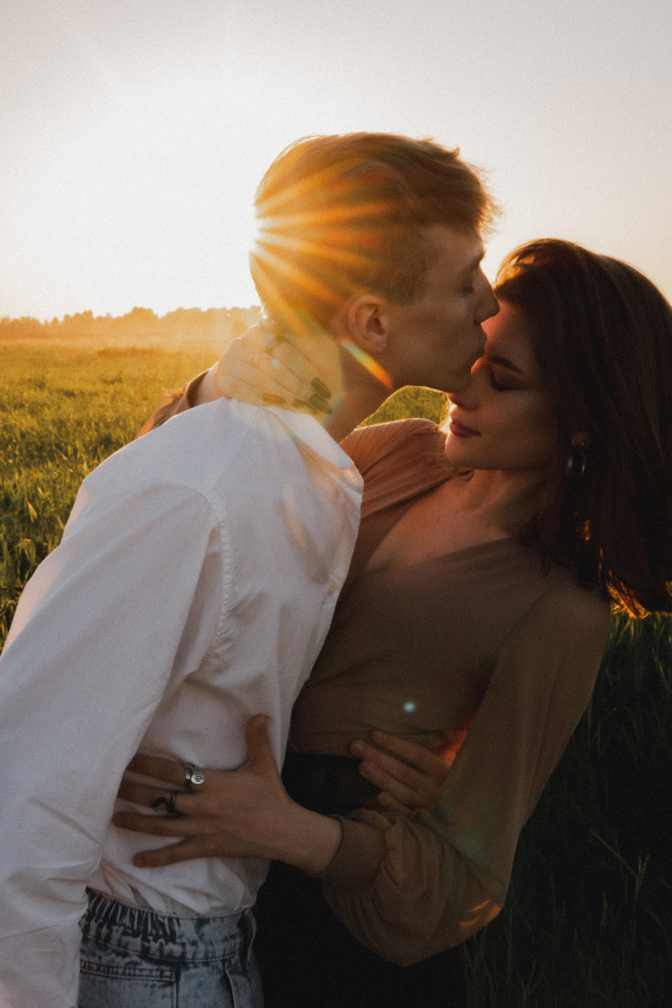 Любовь в закатном поле. love story. Свадебный и портретный фотограф в Москве, Светлана Янковая