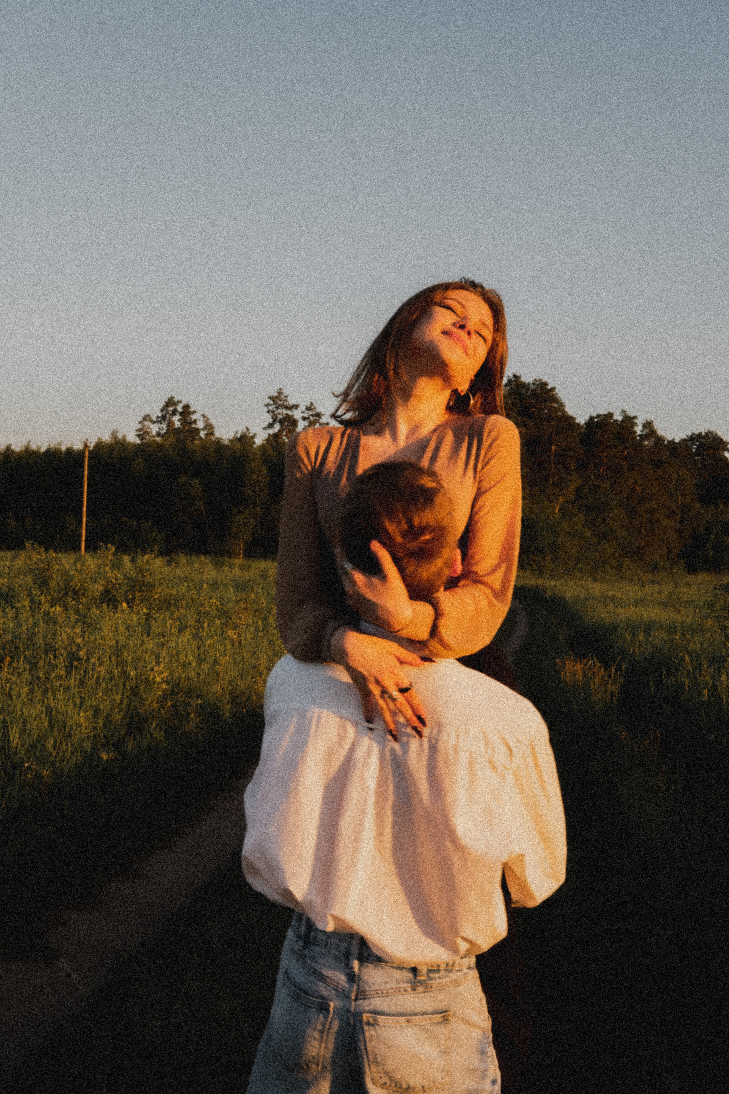 Любовь в закатном поле. love story. Свадебный и портретный фотограф в Москве, Светлана Янковая