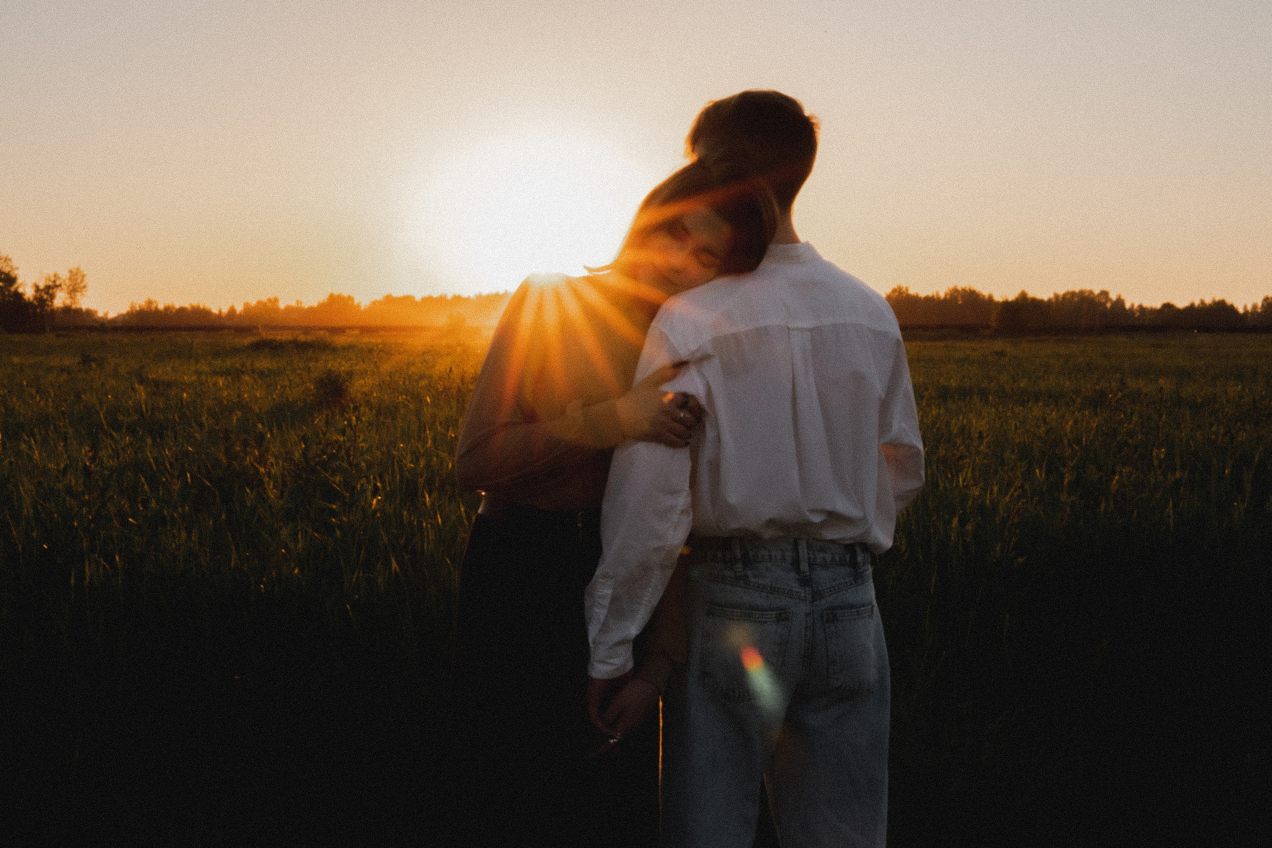 Любовь в закатном поле. love story. Свадебный и портретный фотограф в Москве, Светлана Янковая