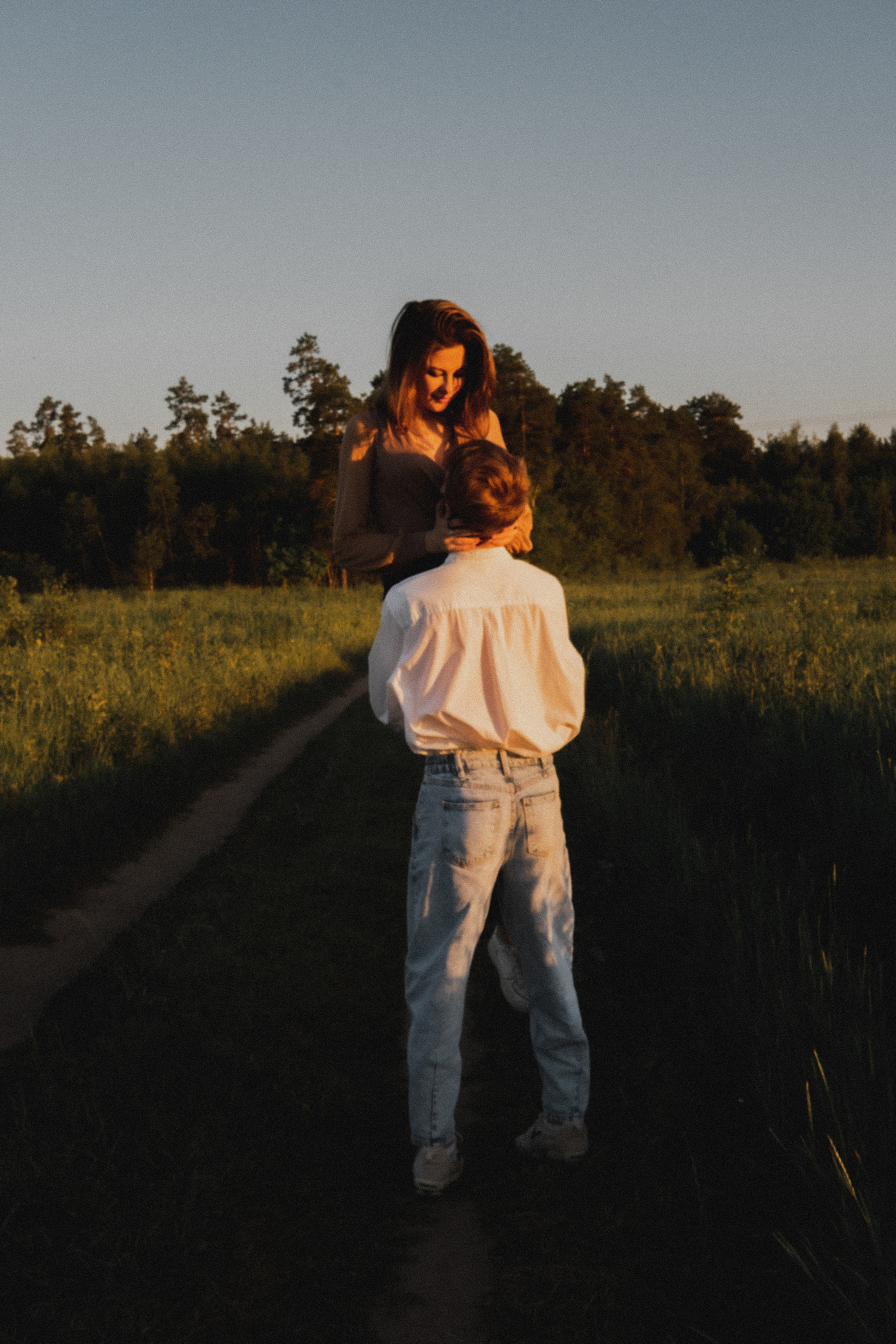 Любовь в закатном поле. love story. Свадебный и портретный фотограф в Москве, Светлана Янковая