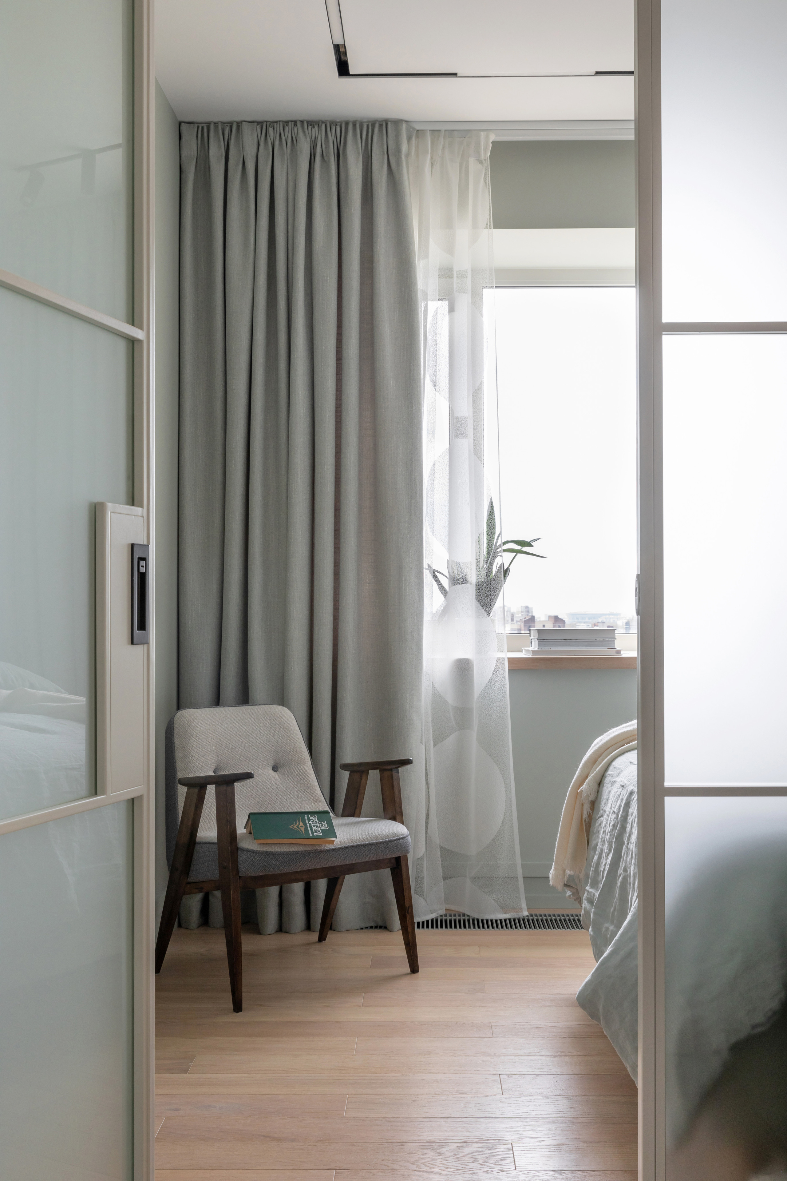 Окна в парк. Квартира 47 м². Мастерская интерьеров Светланы Куксовой. Дизайн и реализация