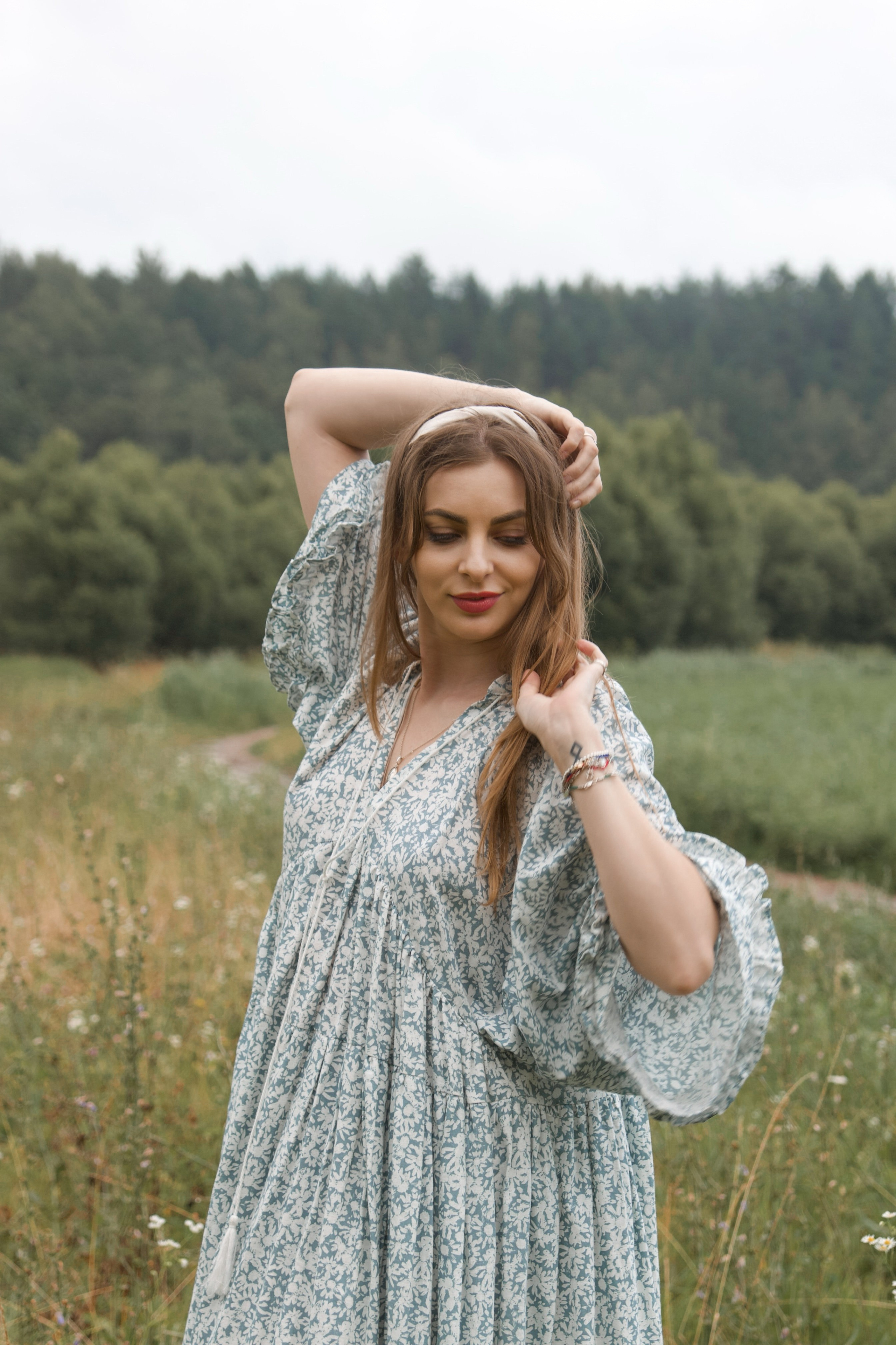 Настенька и река. Фотограф Ирина Воробьева