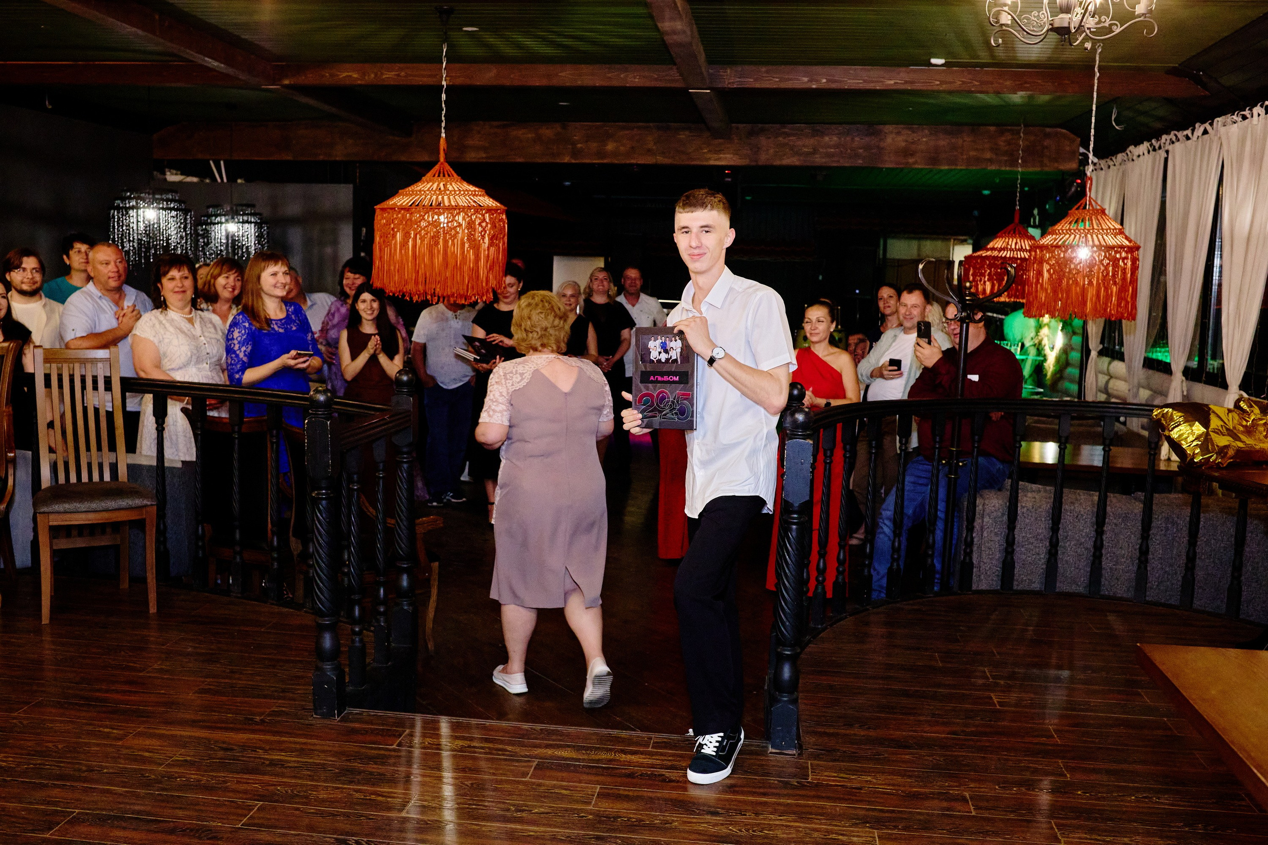Выпускной 35 Сош. Фотограф Выпускные альбомы Таганрог Сергей Коробченко