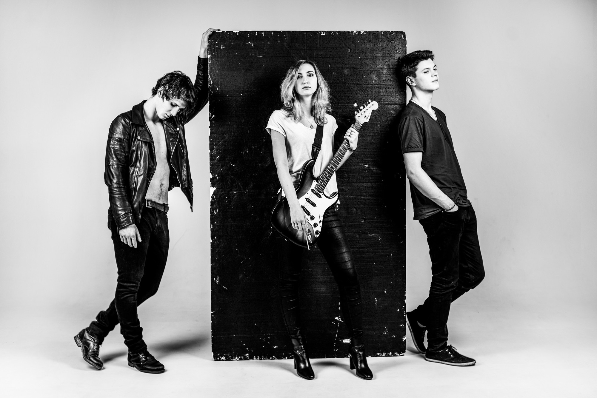 Рок-группа Crimson Brooks