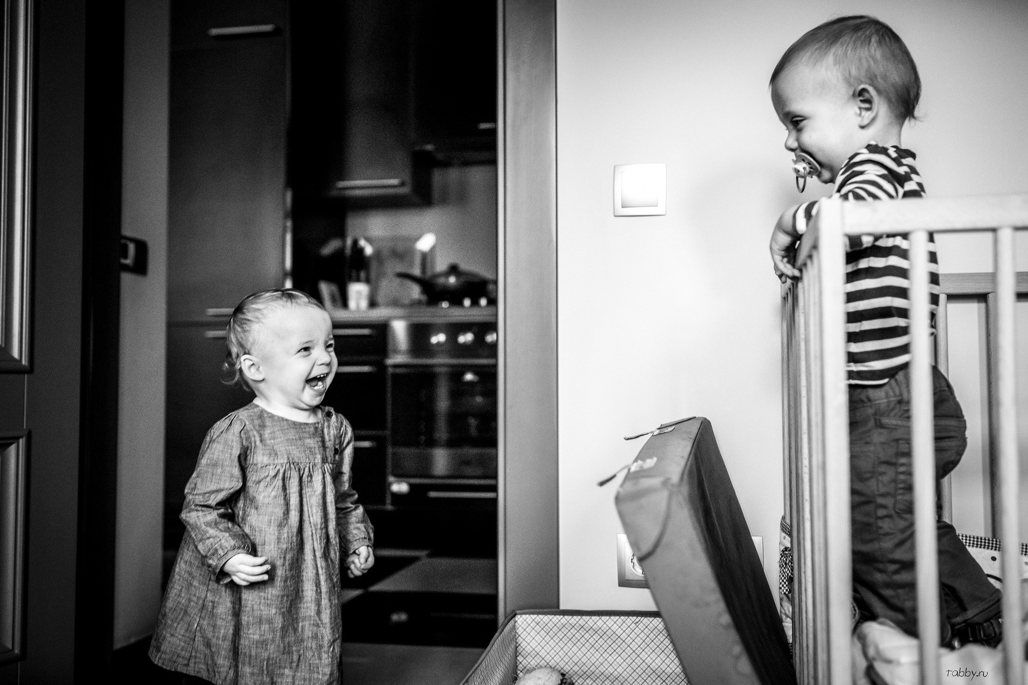 Один день. Маруся и Тимоша. 1 год