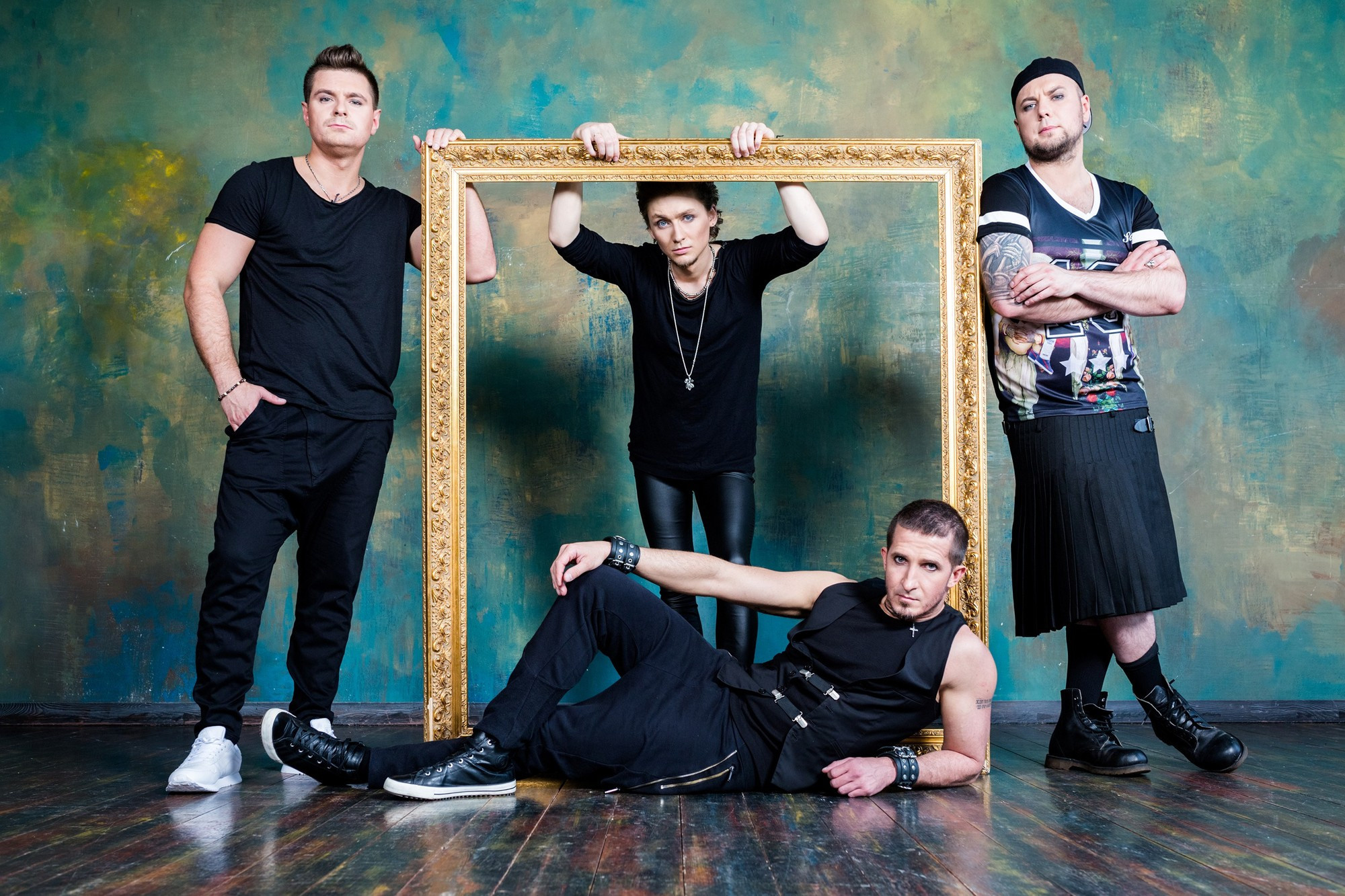 Кавер-группа House For Barbies