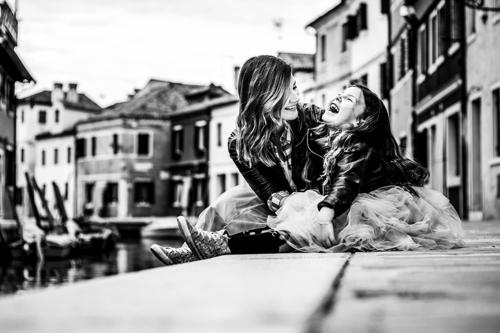 Дочки-матери — Юлия и Алиссия, Бурано, Италия