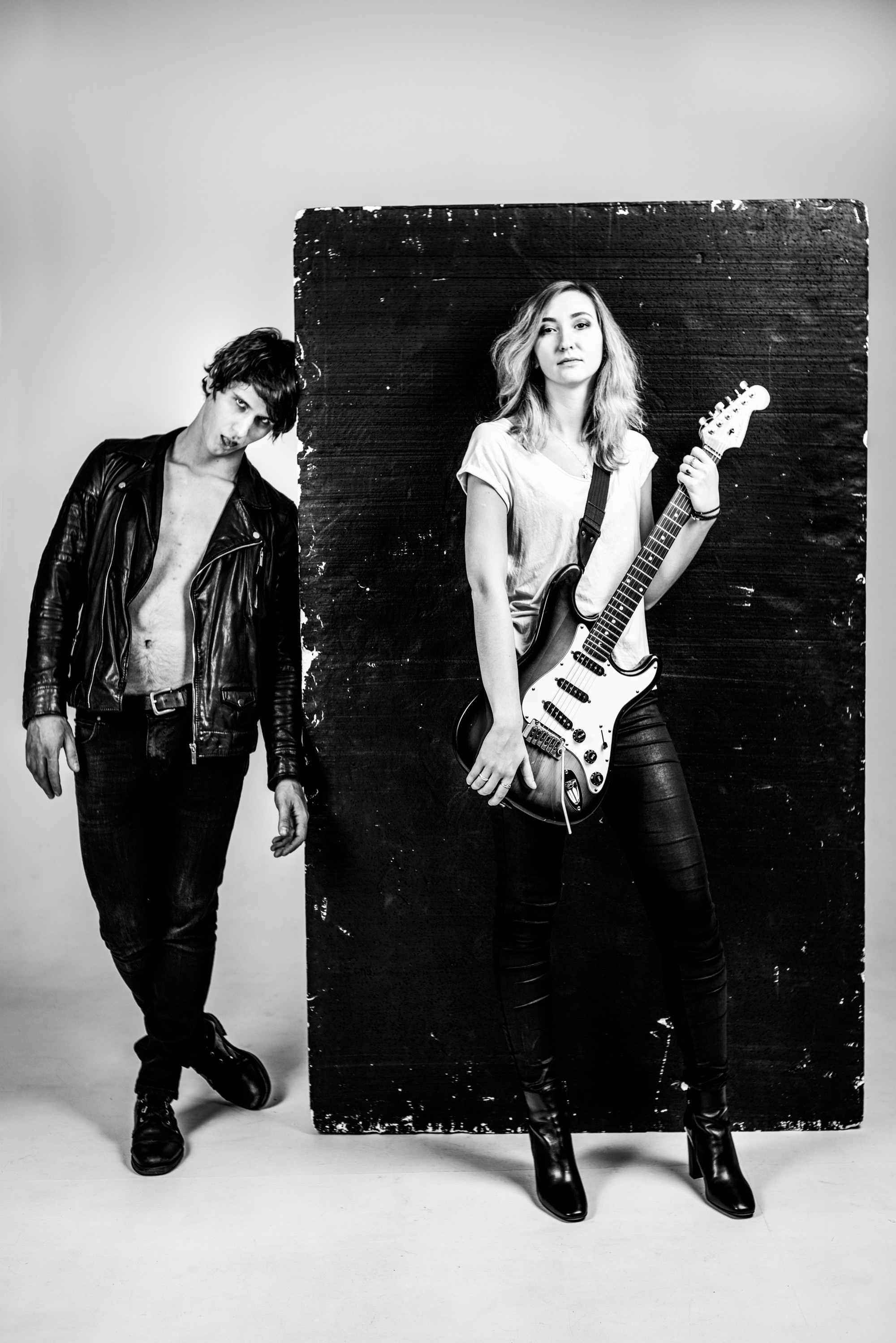 Рок-группа Crimson Brooks