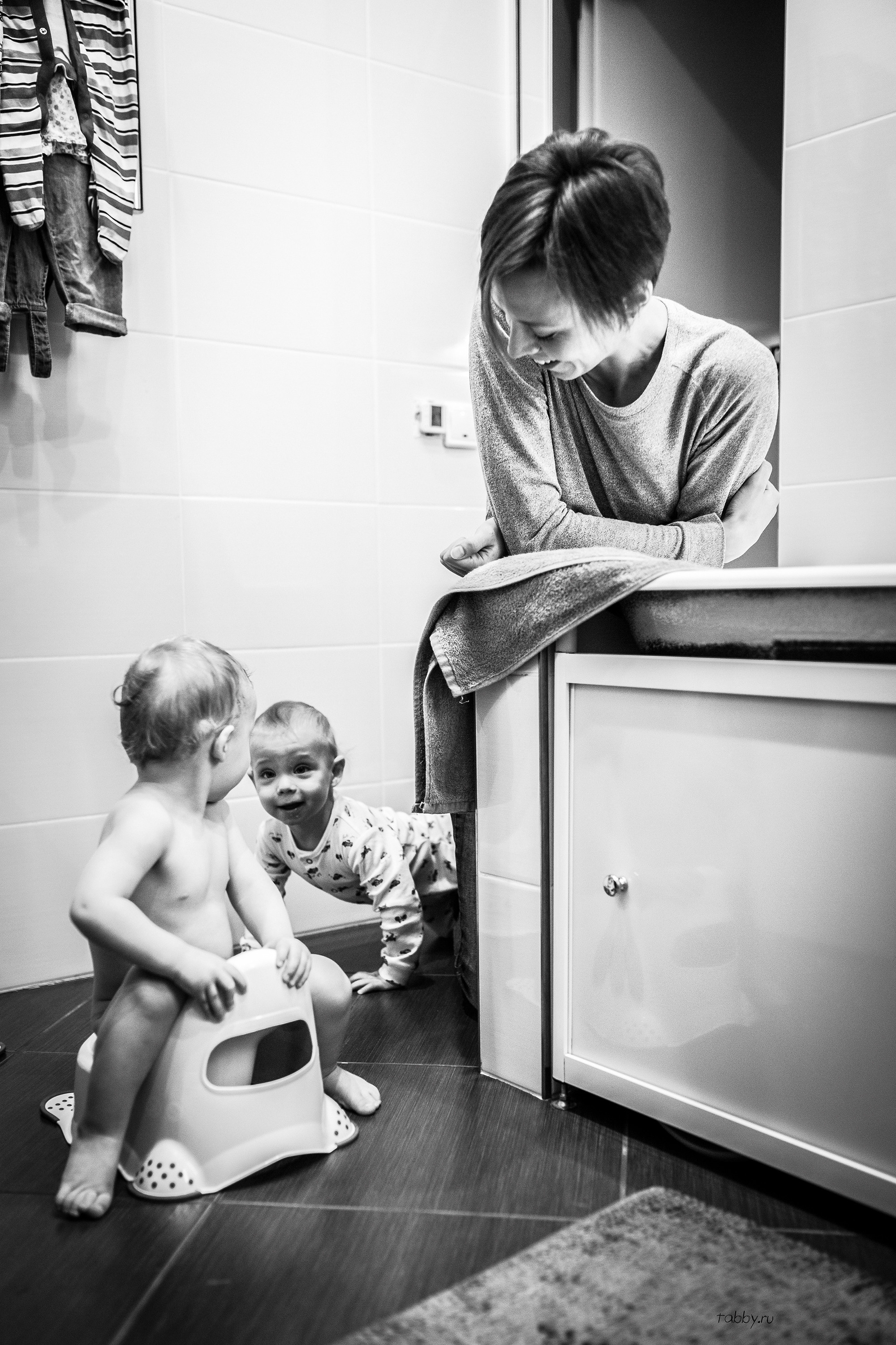 Один день. Маруся и Тимоша. 1 год