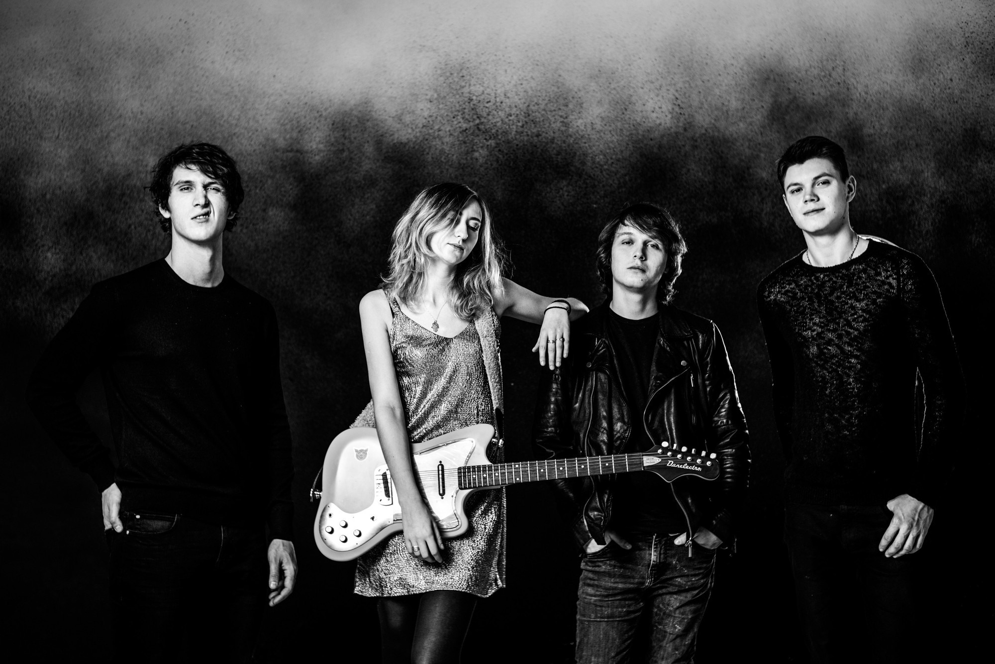 Рок-группа Crimson Brooks