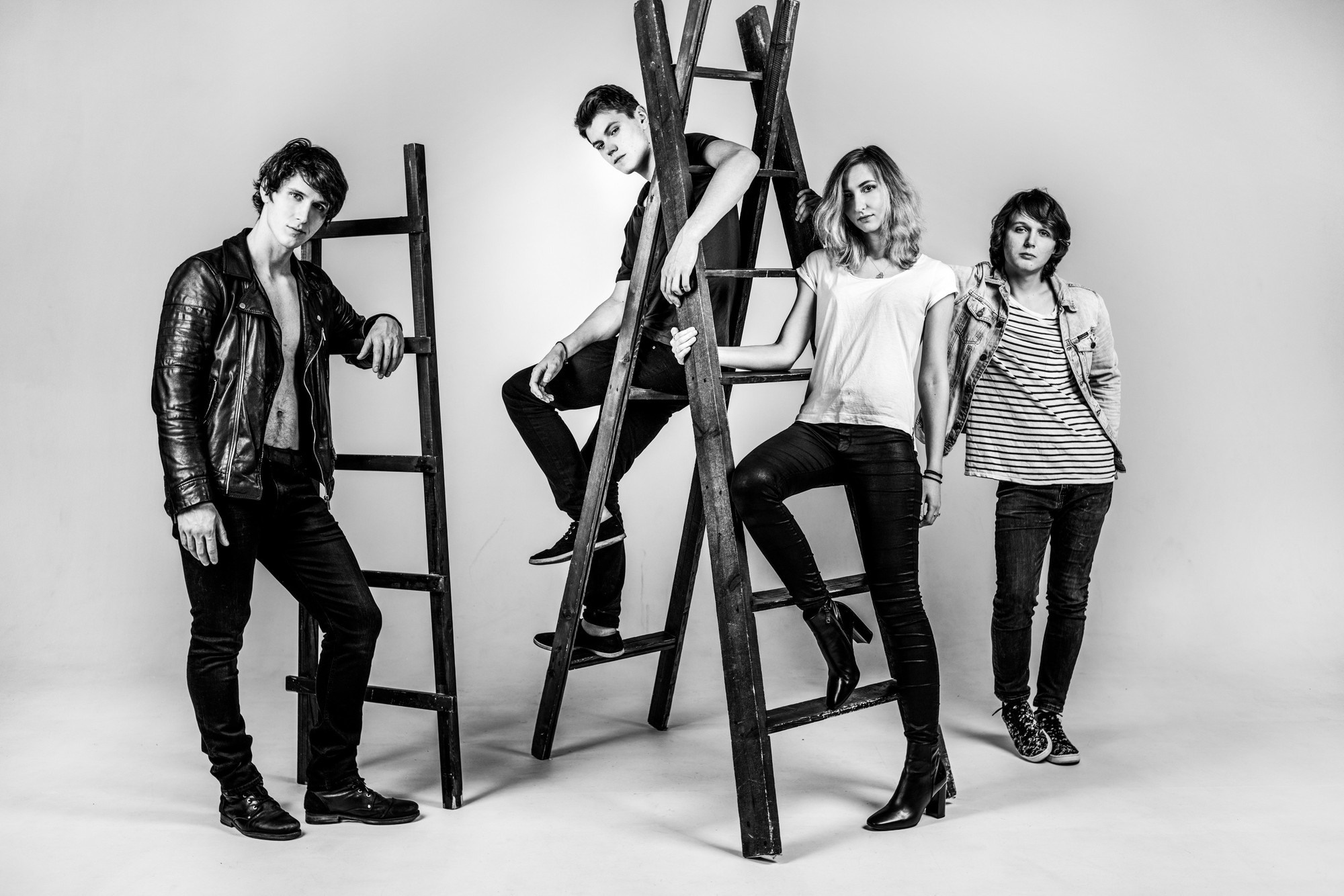 Рок-группа Crimson Brooks