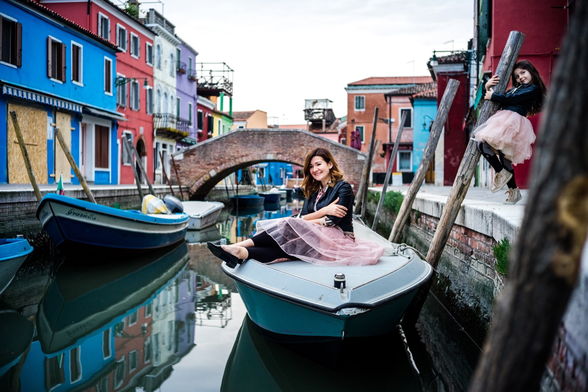 Дочки-матери — Юлия и Алиссия, Бурано, Италия