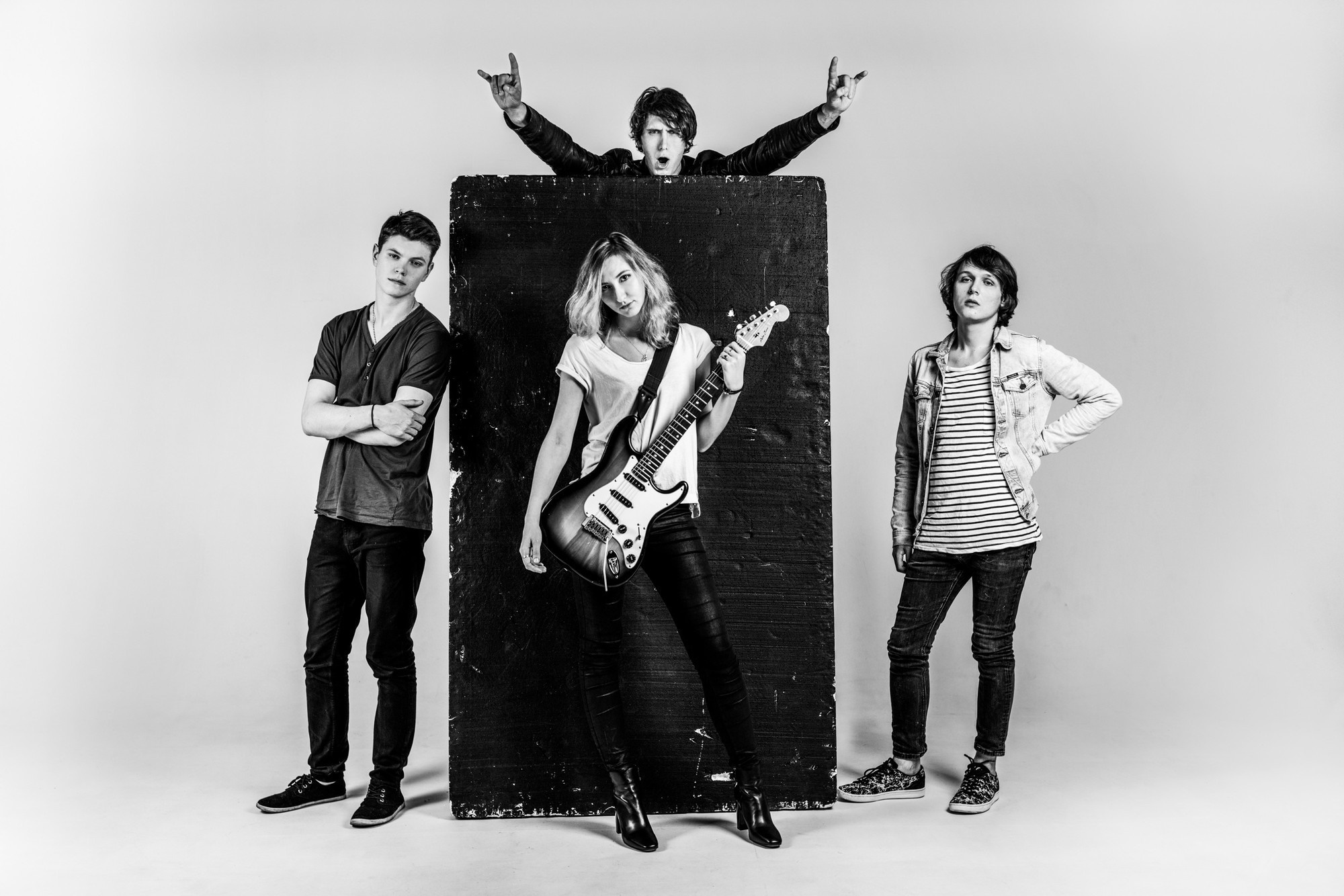 Рок-группа Crimson Brooks