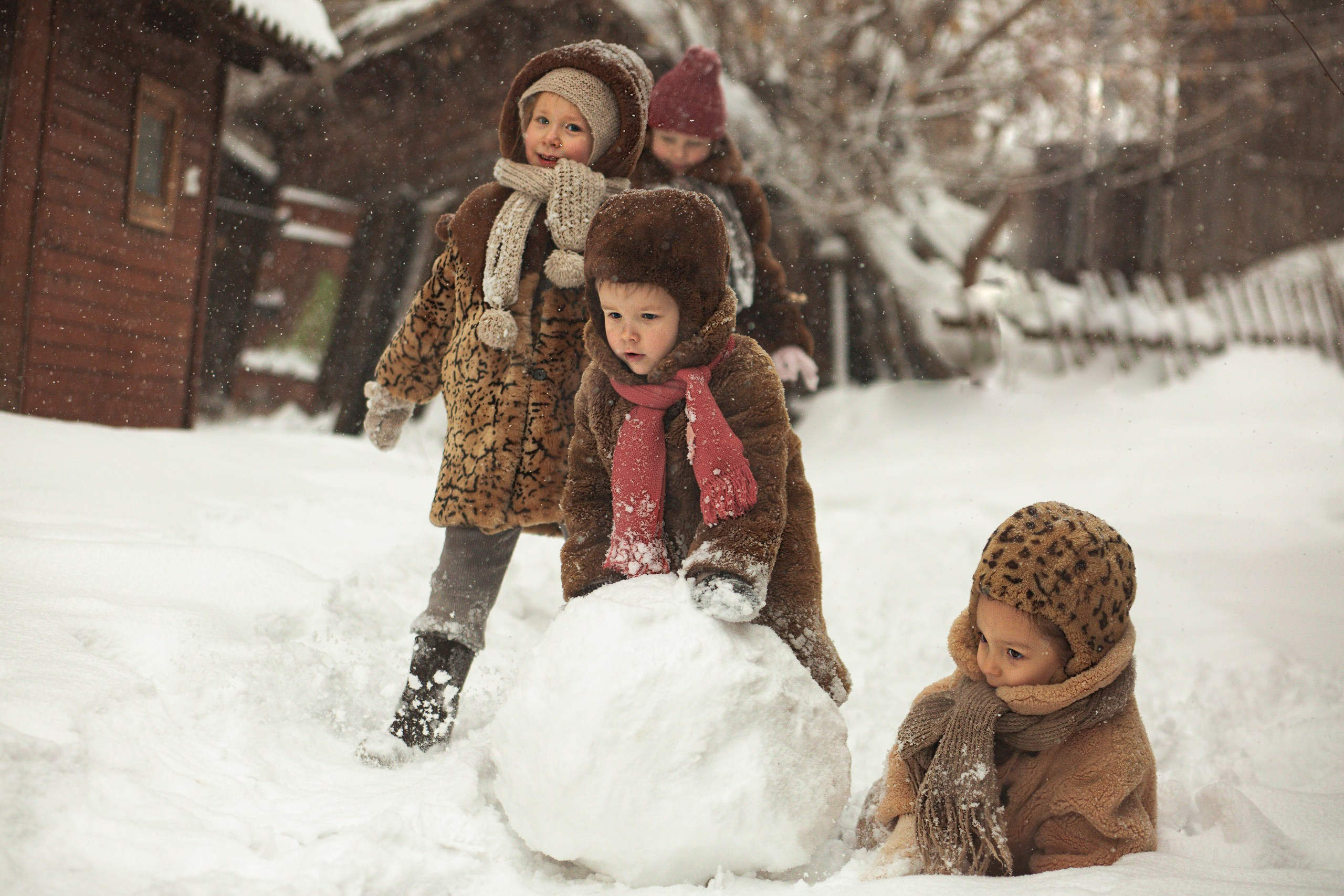 Мы лепим снеговика!. Съемка Таинств Крещения Венчания, детские и семейные съемки в Пензе