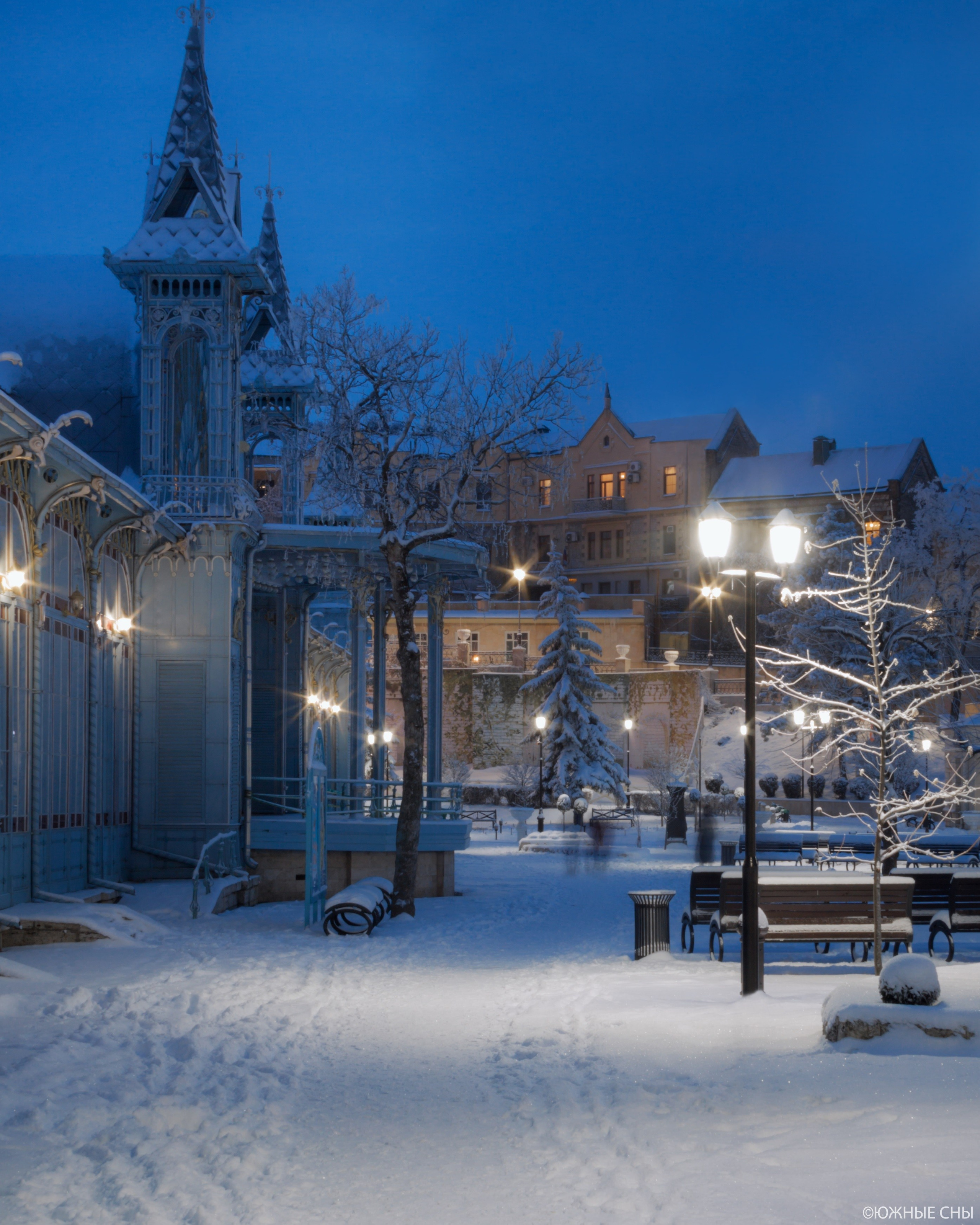Зимний вечер в парке «Цветник», город Пятигорск