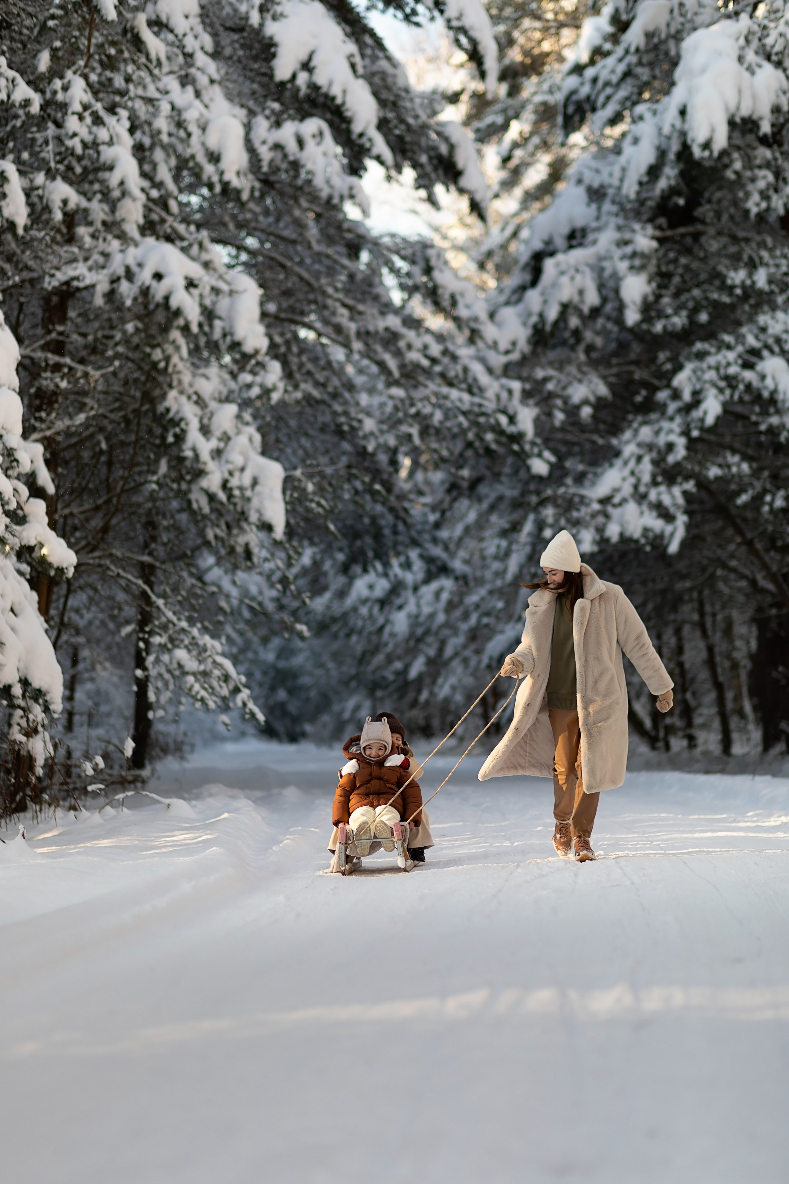 Женя и Майя. Главная