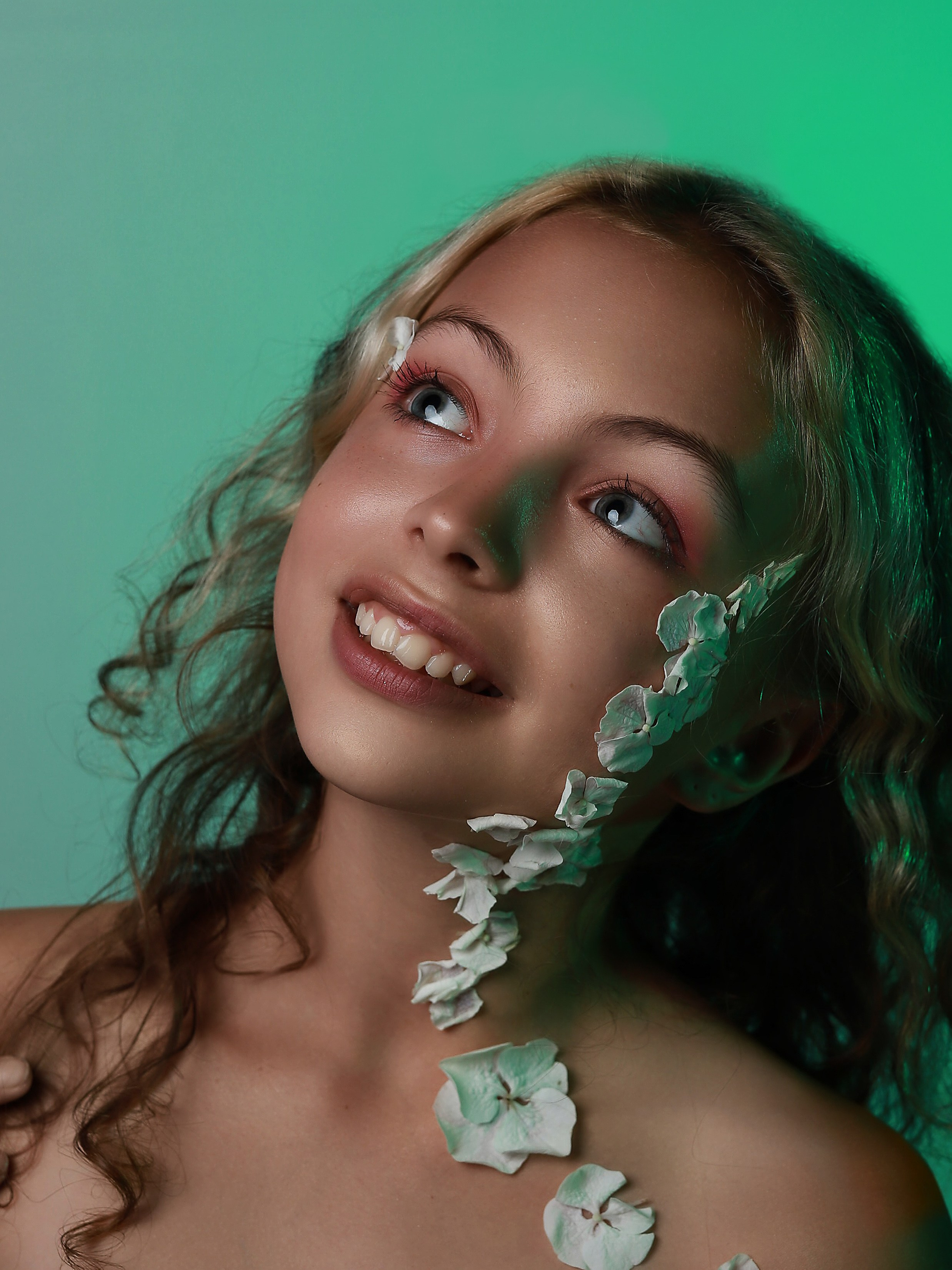 Портреты с цветами. Фотограф Юлия Мальцева
