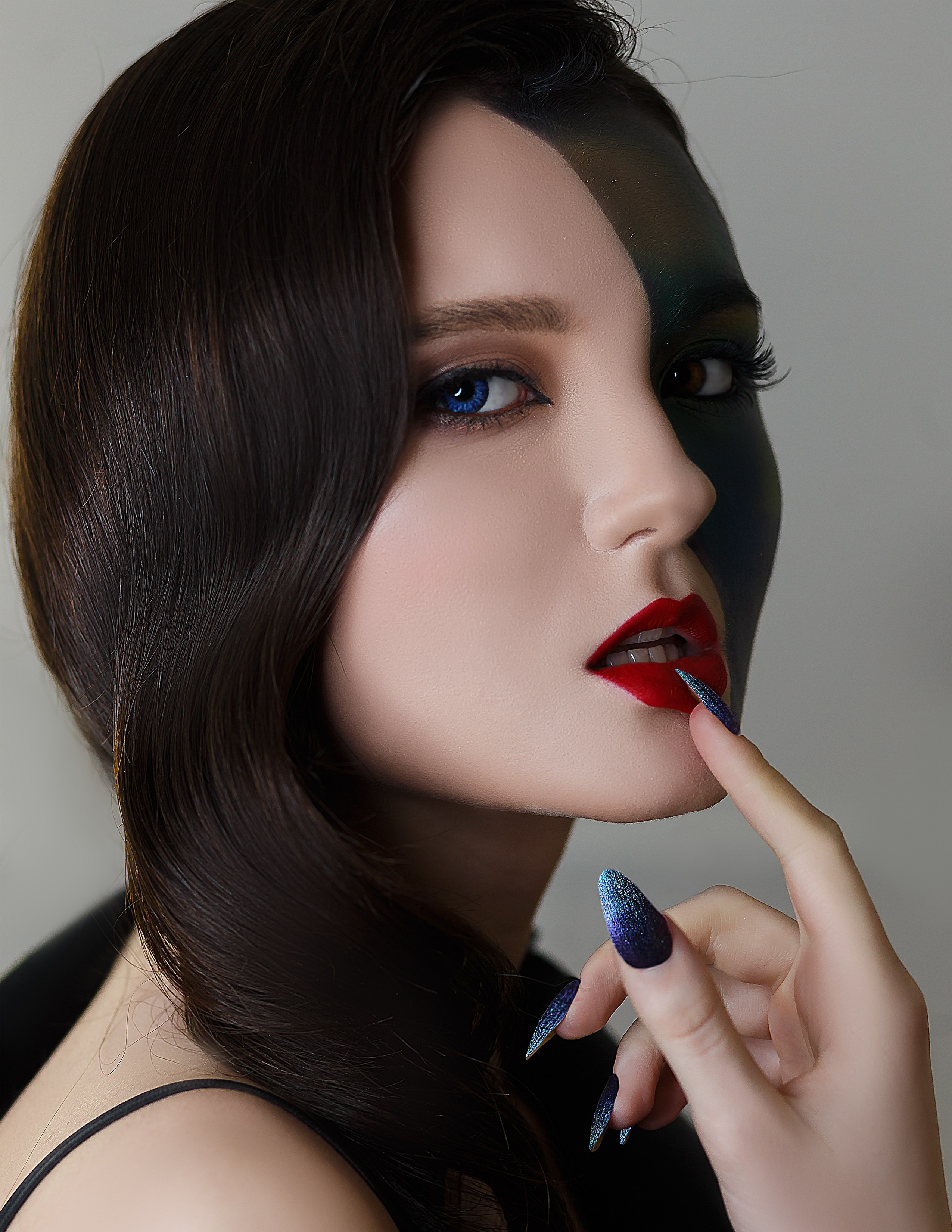 Портретная женская фотосессия с двойственным образом. Фотограф в Подольске — Мария Бучнева