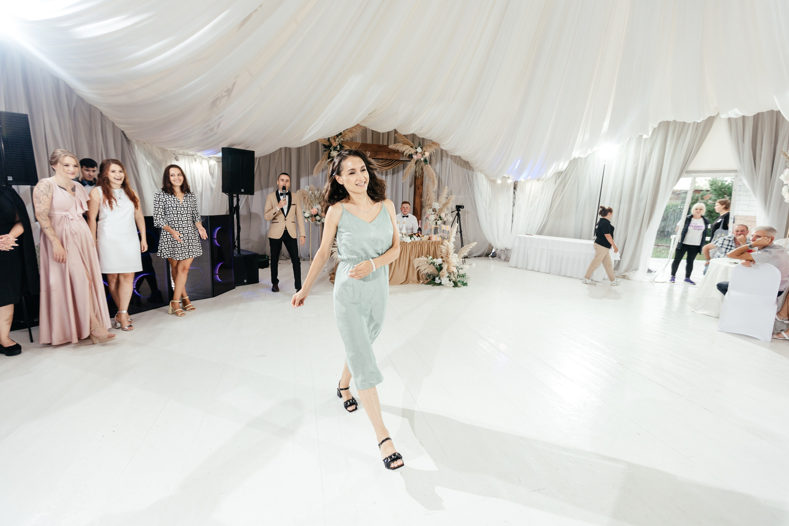 Свадебный фотограф Уфа — Руслан ГабдлисламовЖивые эмоции, красивые кадры, воспоминания на всю жизнь.Работаю по всей Республике Башкортоста. Свадебный фотограф Уфа Руслан Габдлисламов