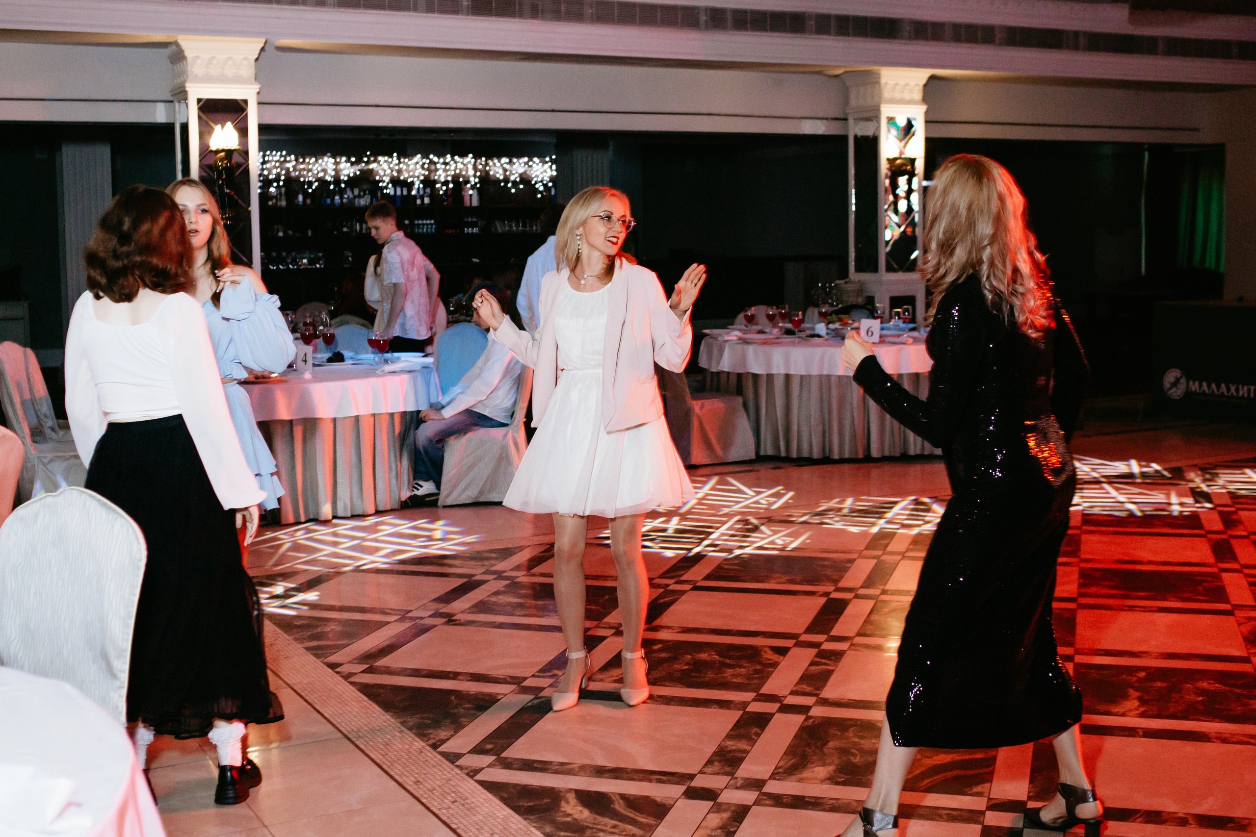 Выпускной 2025 (9класс) 124 школа. Фотограф в Челябинске Ополихина Анна