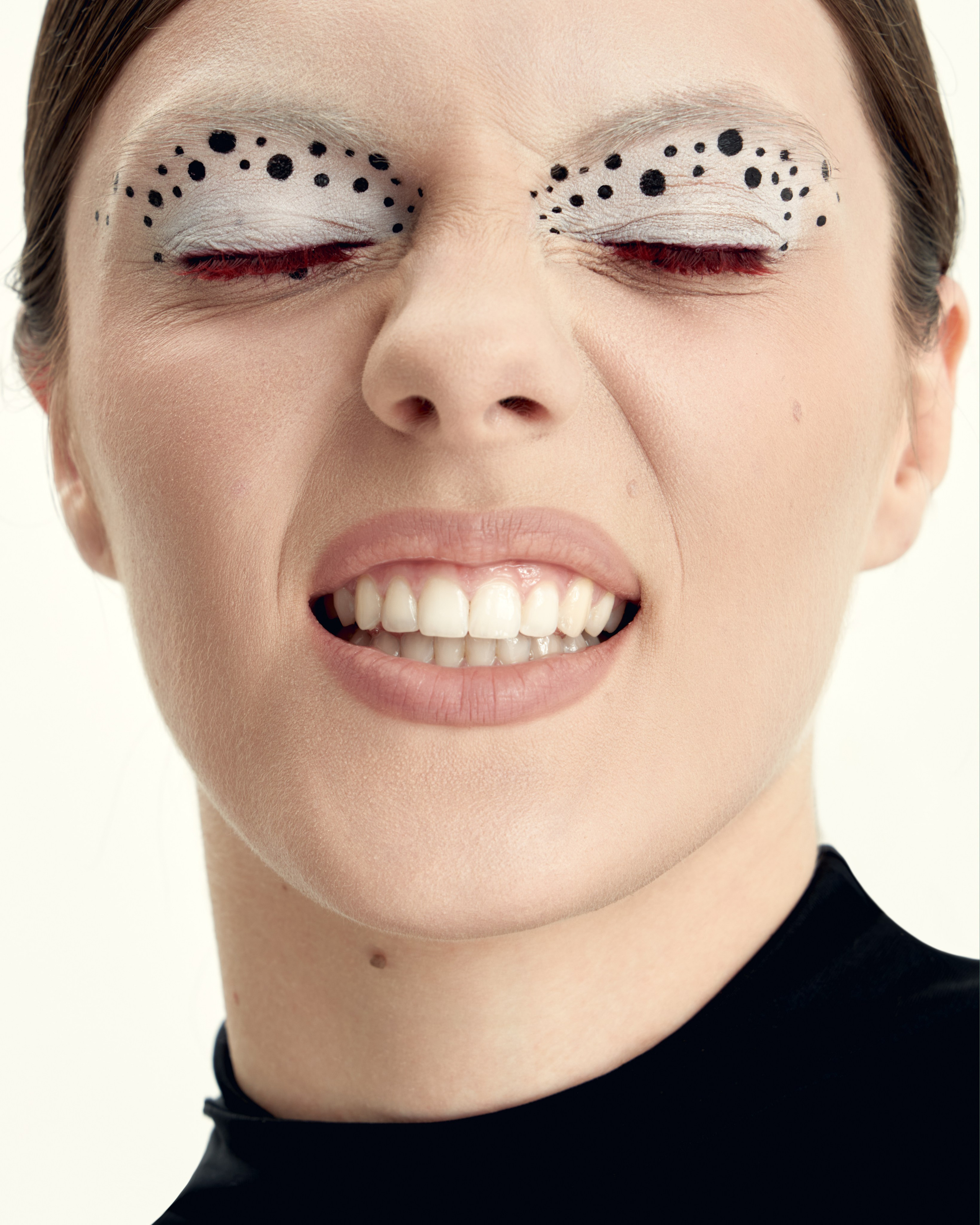 BEAUTY. Фотограф для брендов из Санкт-Петербурга Элина Каспаравичюс