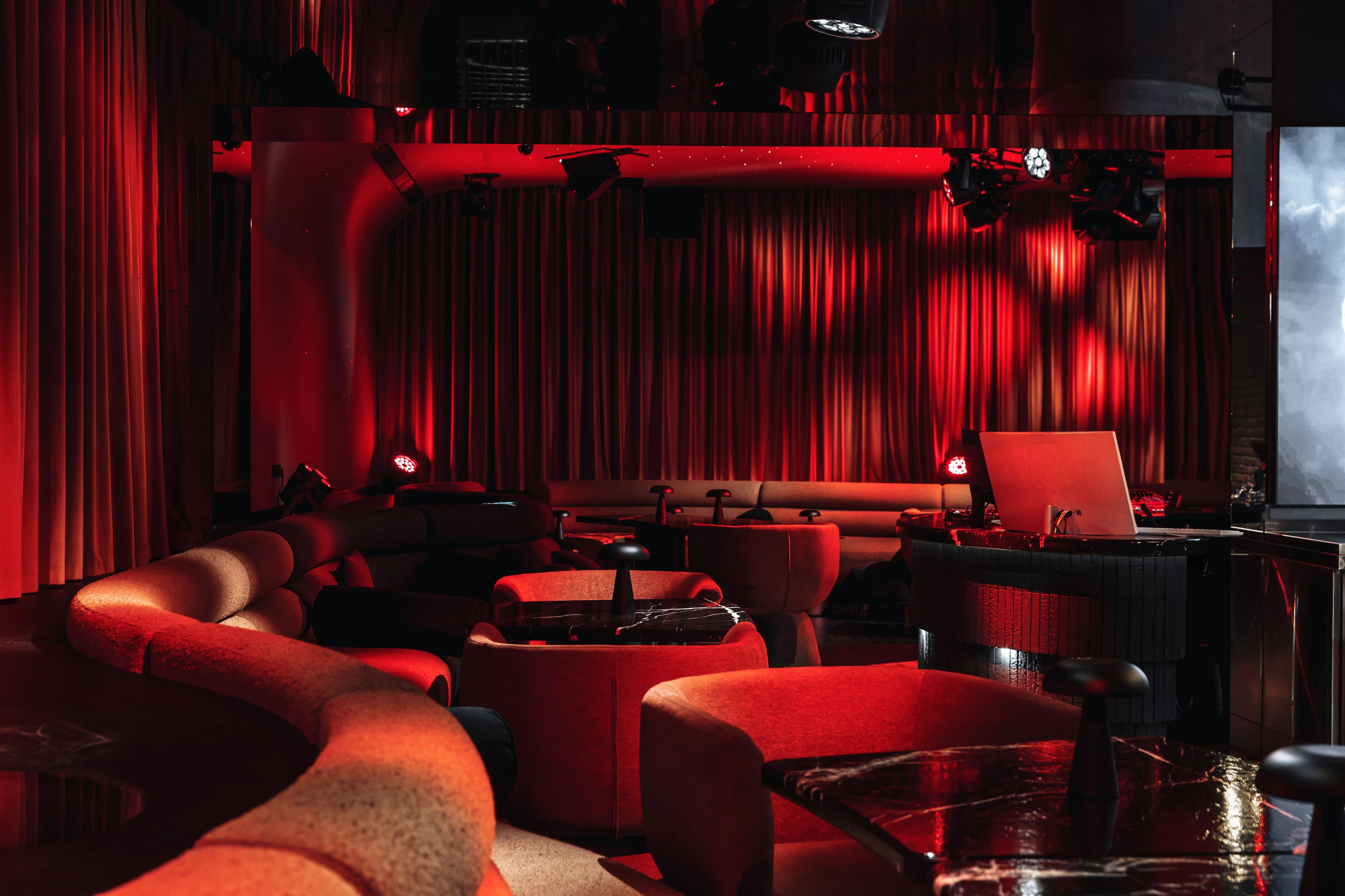 (S)AINT. Репортажный фотограф в Санкт-Петербурге Жолудев Владислав