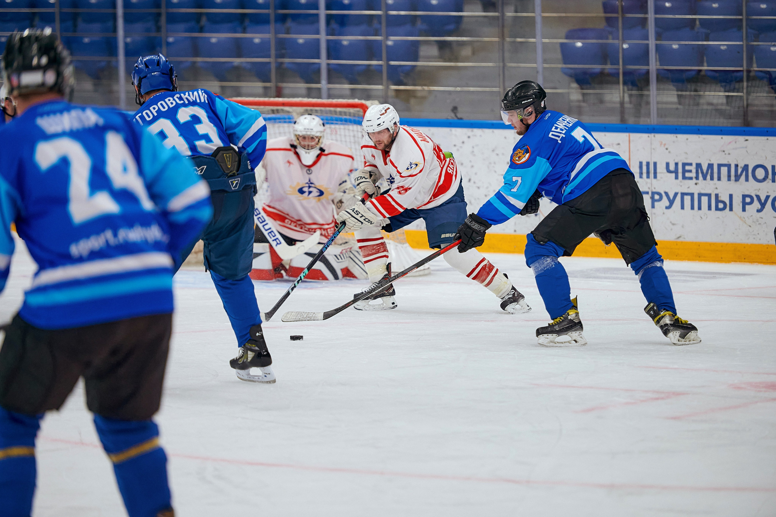 Портфолио репортажной фотосъёмки: Кристалл арена — Хоккей — РусГидро. Фотограф Яковлев Роман — Красноярск
