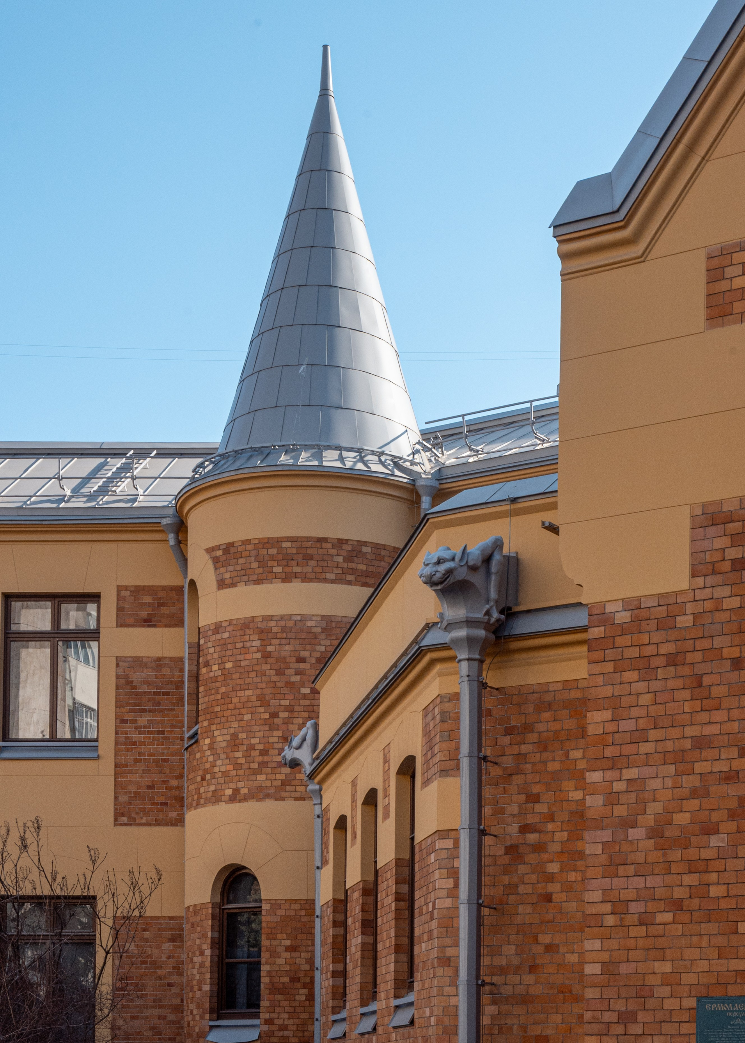Архитектурные цитаты на Патриарших. П&П — Полезное с Приятным. Фотоэкскурсии — Москва на память. Экскурсовод и фотограф в Москве. Увези столицу в своём альбоме!