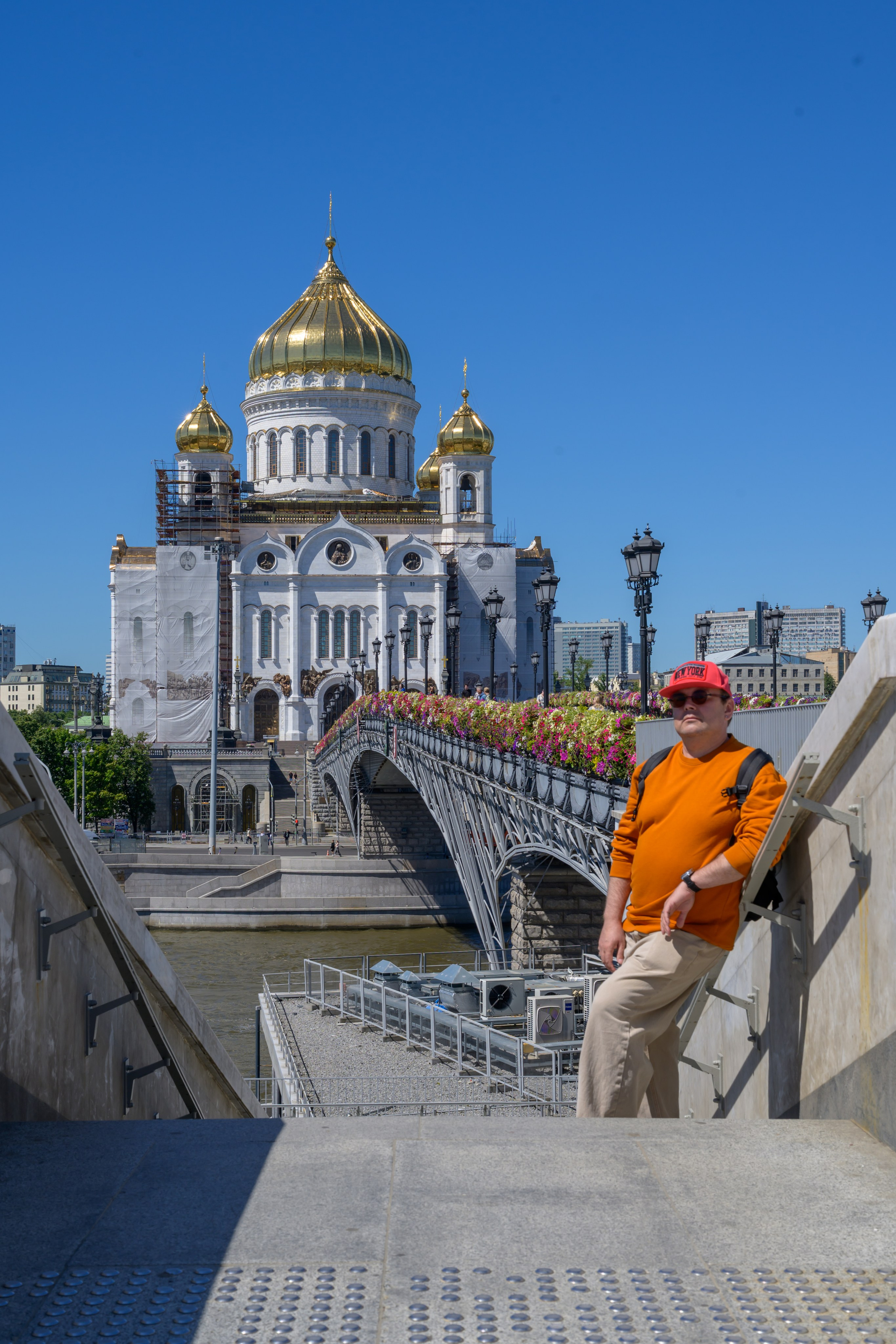 Храм Христа Спасителя. Отражение. Свет. Тень. П&П — Полезное с Приятным. Фотоэкскурсии — Москва на память. Экскурсовод и фотограф в Москве. Увези столицу в своём альбоме!