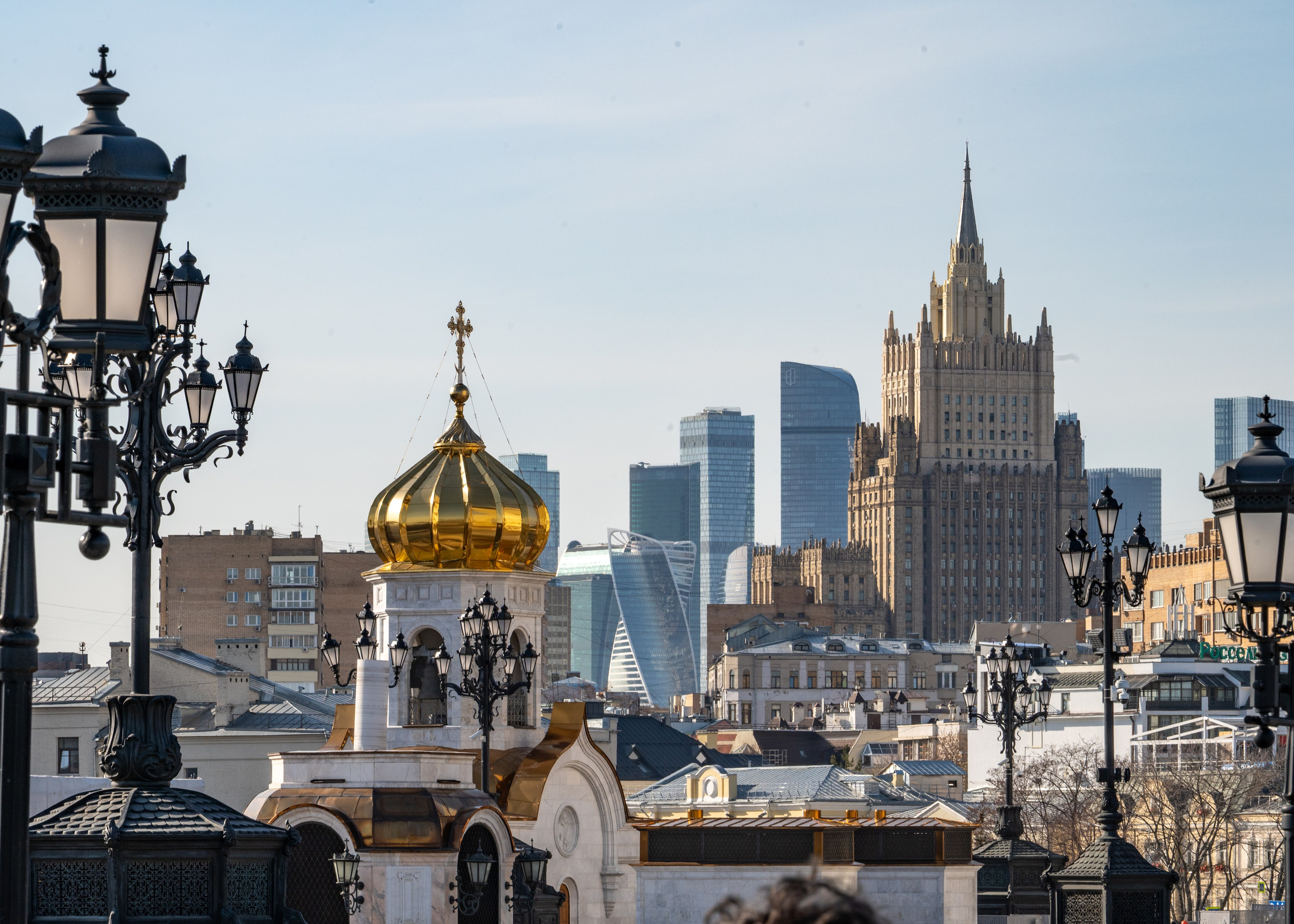 Храм Христа Спасителя. Отражение. Свет. Тень. П&П — Полезное с Приятным. Фотоэкскурсии — Москва на память. Экскурсовод и фотограф в Москве. Увези столицу в своём альбоме!