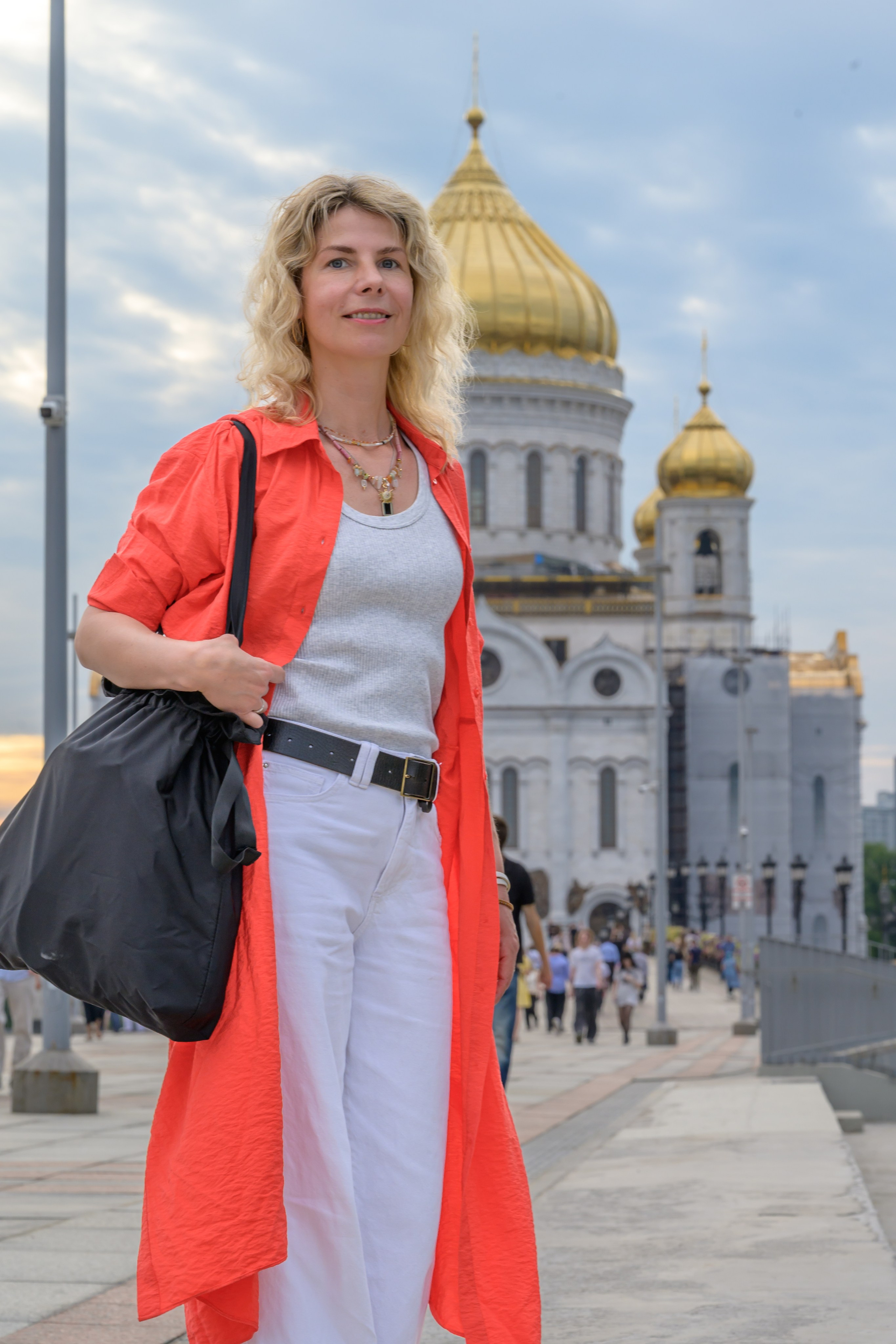 Храм Христа Спасителя. Отражение. Свет. Тень. П&П — Полезное с Приятным. Фотоэкскурсии — Москва на память. Экскурсовод и фотограф в Москве. Увези столицу в своём альбоме!