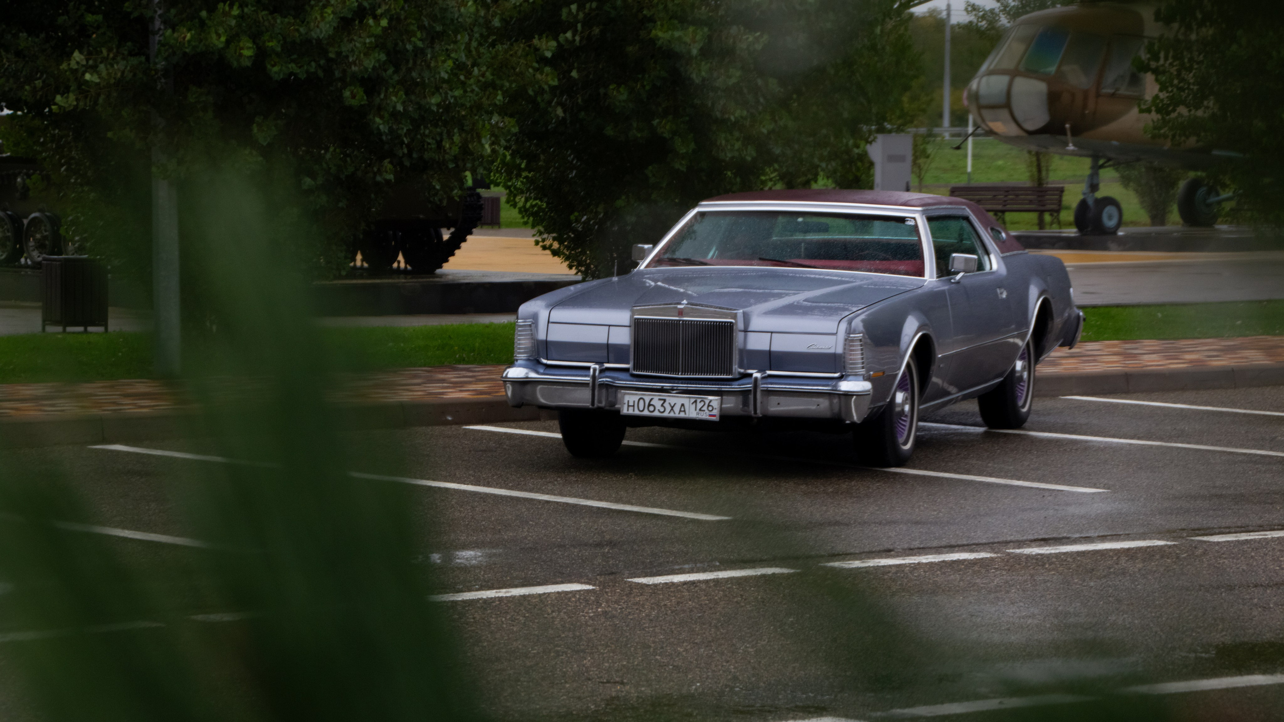 Фото Lincoln Continental Mark IV — купе американской классики