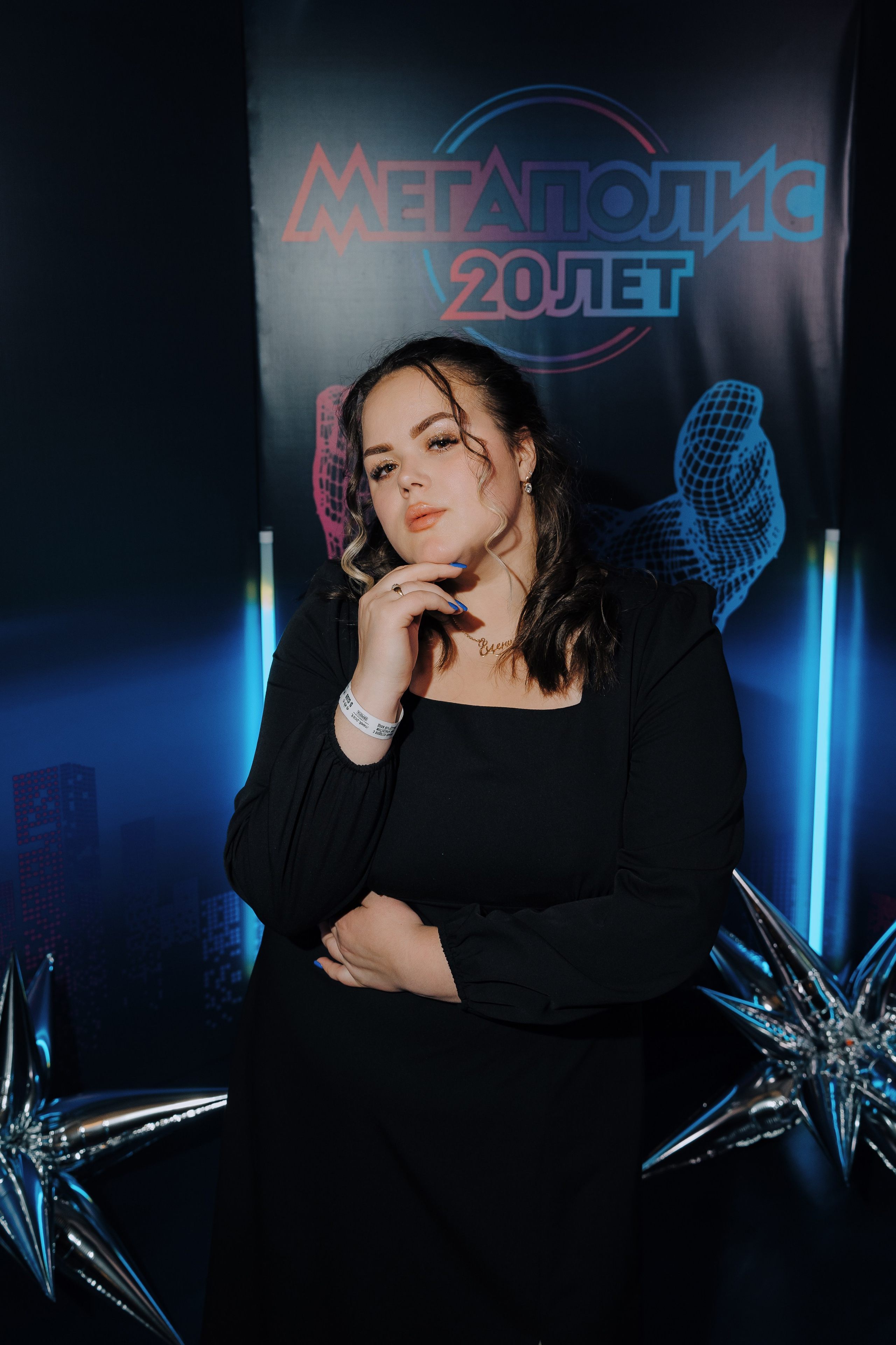 20 ЛЕТ МЕГАПОЛИС ЧЕЛЯБИНСК ХЕДЛАЙНЕР ЕЛКА. Репортажный фотограф Зуев Роман г. Челябинск