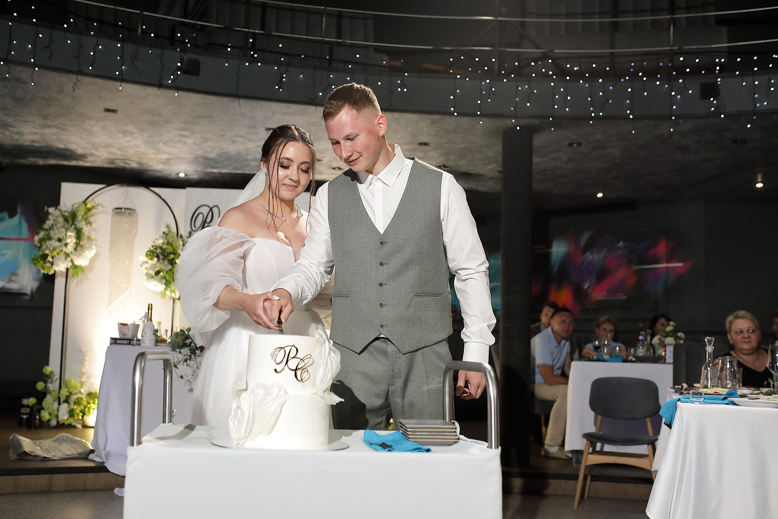 Роман и Софья. Свадебный и семейный фотограф и видеограф в Екатеринбурге Полянские Тимур и Анастасия