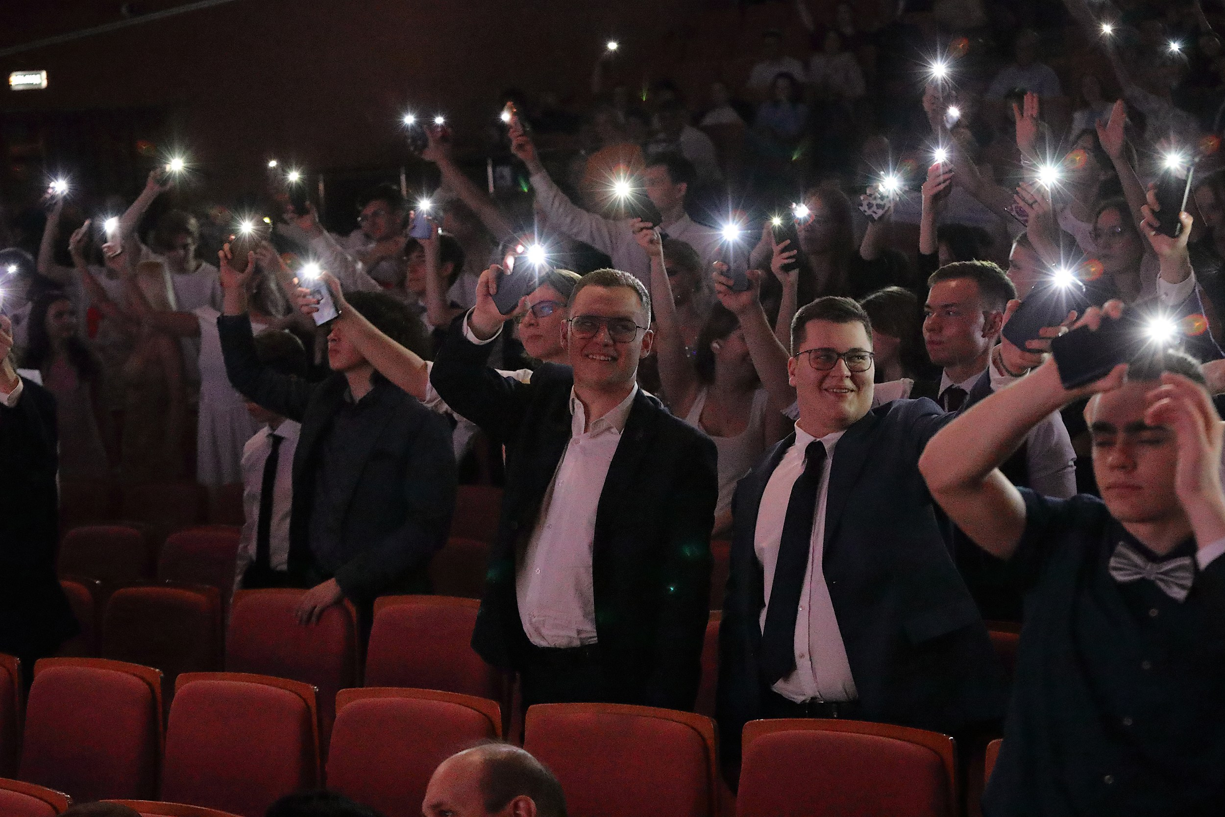 Выпускной Гимназия № 9 ДК УРАЛ. Свадебный и семейный фотограф и видеограф в Екатеринбурге Полянские Тимур и Анастасия