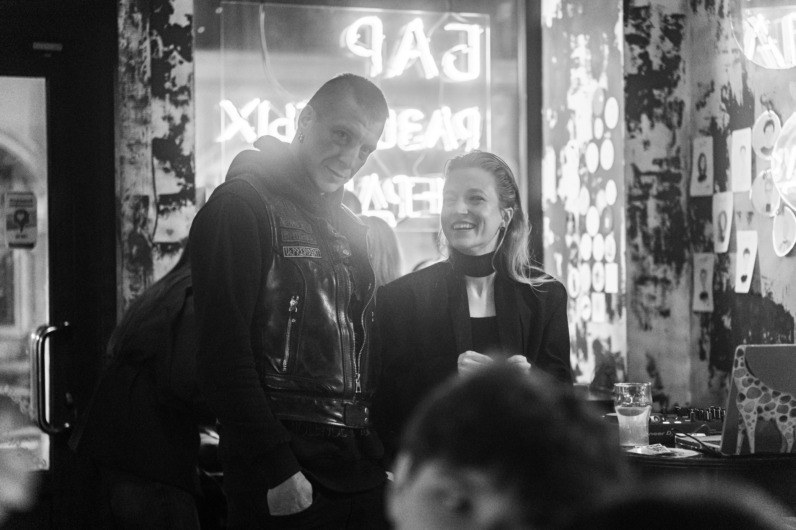 День святого Валентина в Баре разбитых сердец. Концертный и репортажный фотограф в Санкт-Петербурге Слава Пахомов